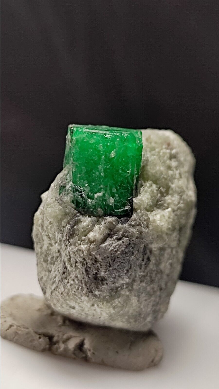 28gram Emerald crystal rough specimen collection peice from Swat Valley Pakistan