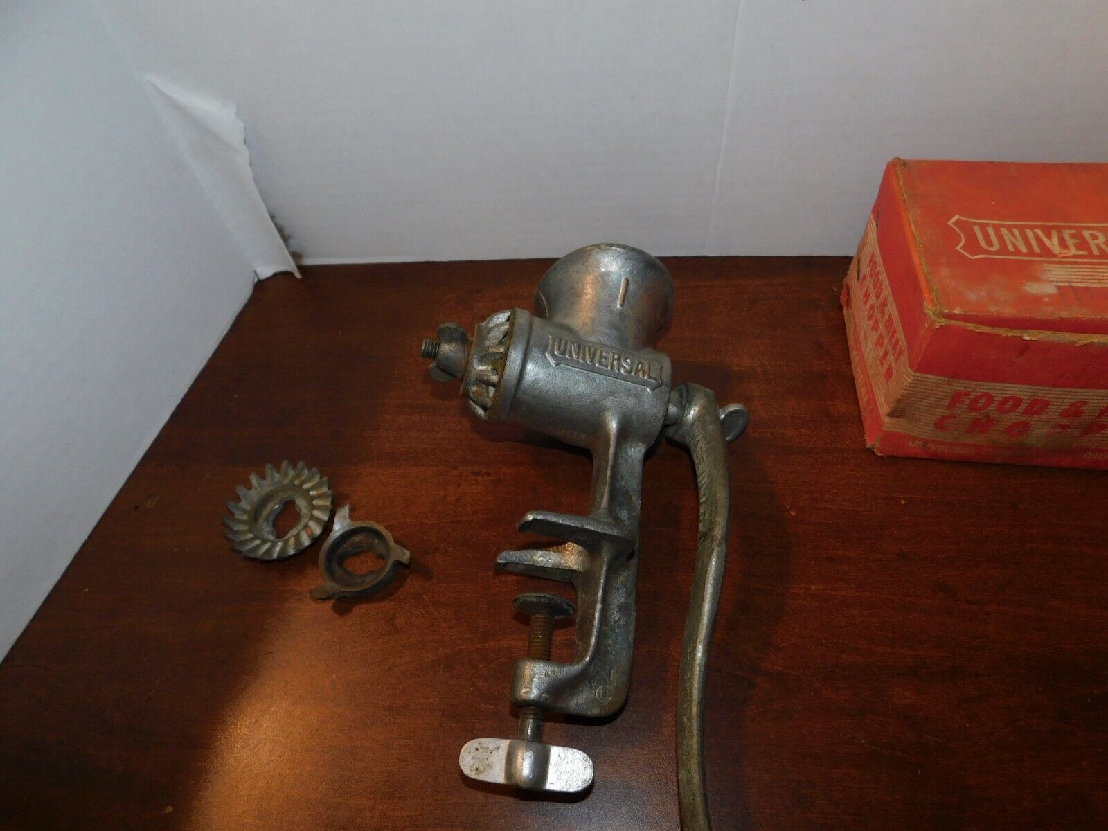 Vintage Universal Food And Meat Chopper No 1 -- WITH BOX--NICE
