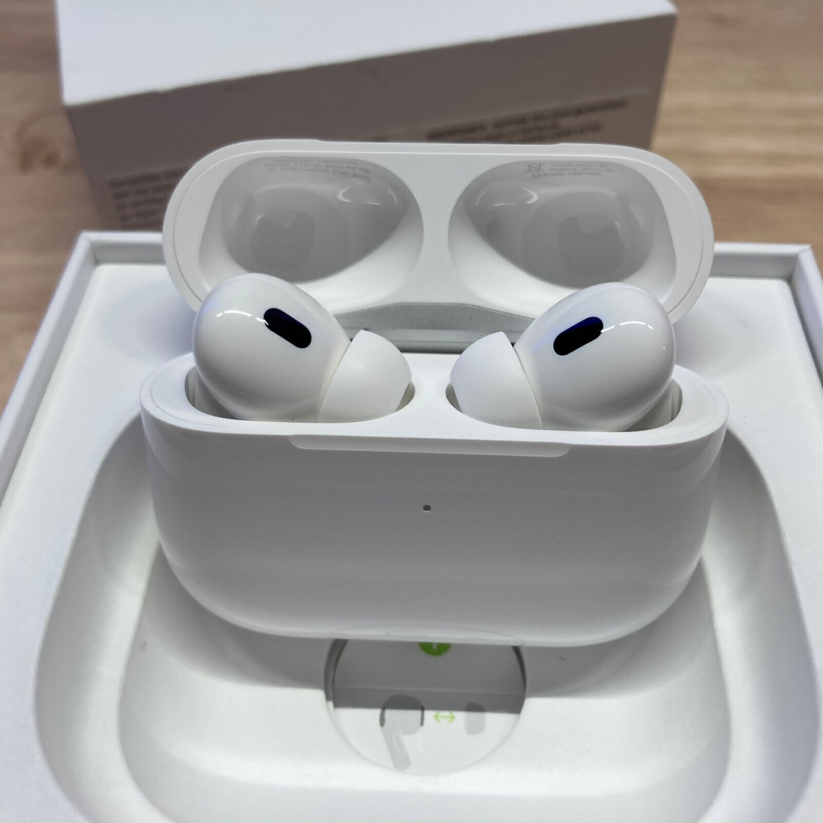 APPLE AIRPODS PRO 1ST GENERATION WITH EARPHONE EARBUDS WIRELESS CHARGING-WHITE🛺