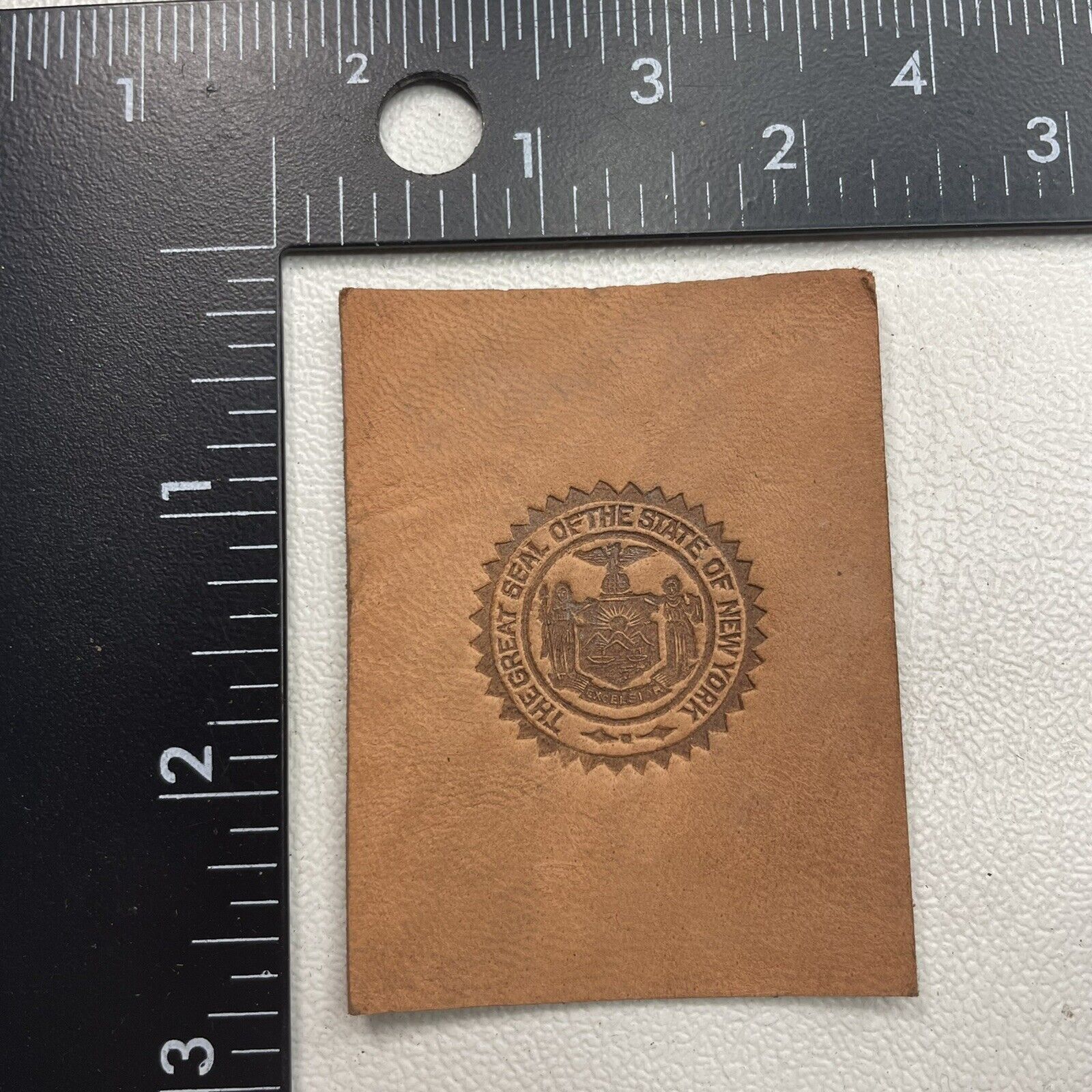 Vtg c 1910s GREAT SEAL UNIVERSITY NEW YORK Tobacco Leather Patch Tobacciana 29F