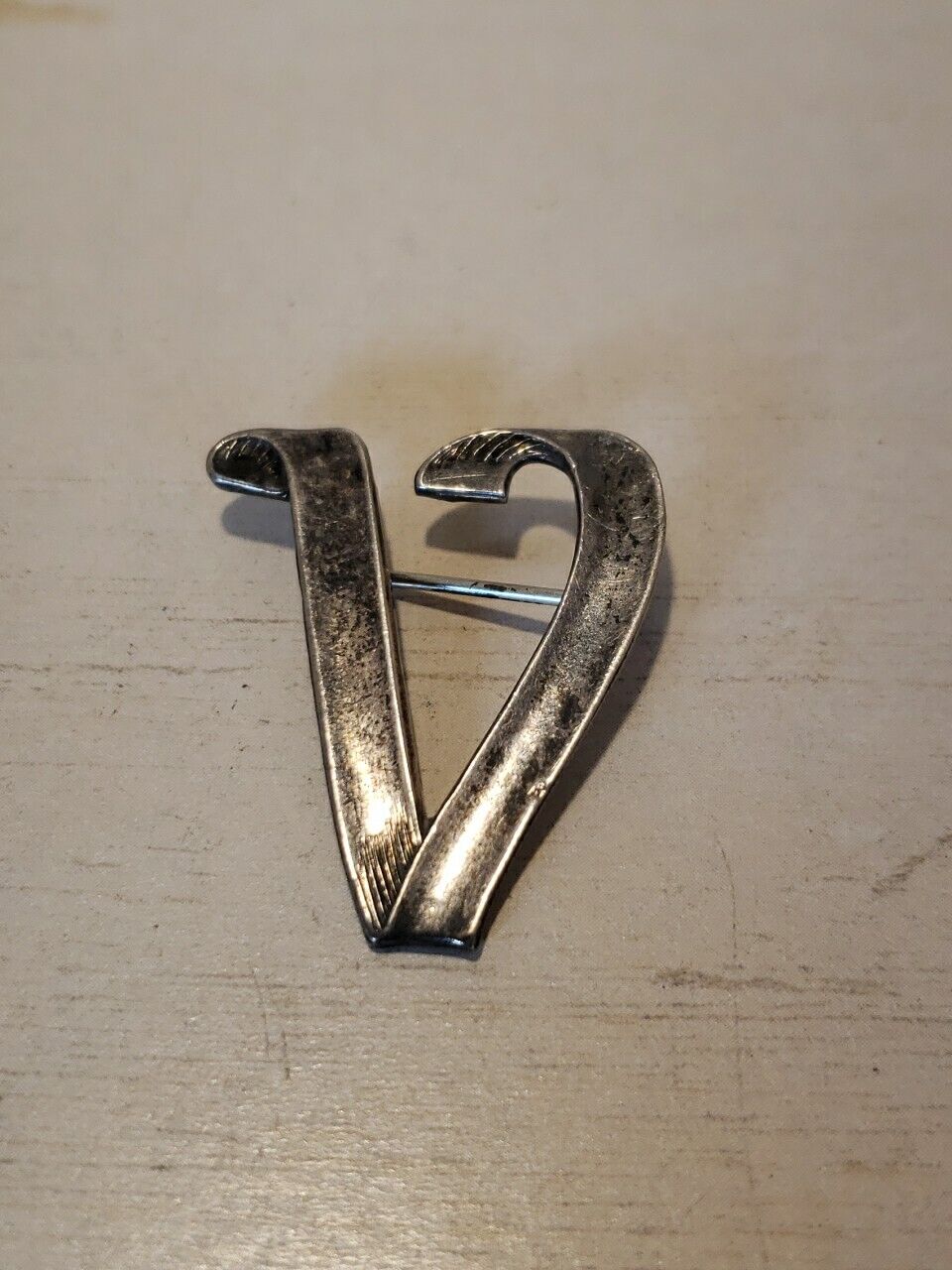 Vintage 1945 WW2 WWII Sterling Silver V Victory Pin Brooch