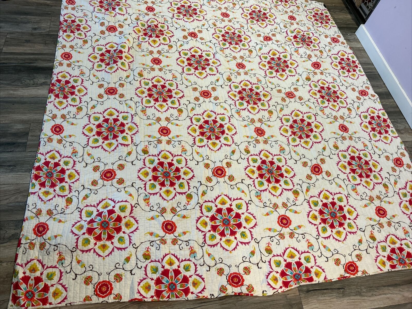Beautiful Floral Quilt Double Sided 92 x 88 Great Colors