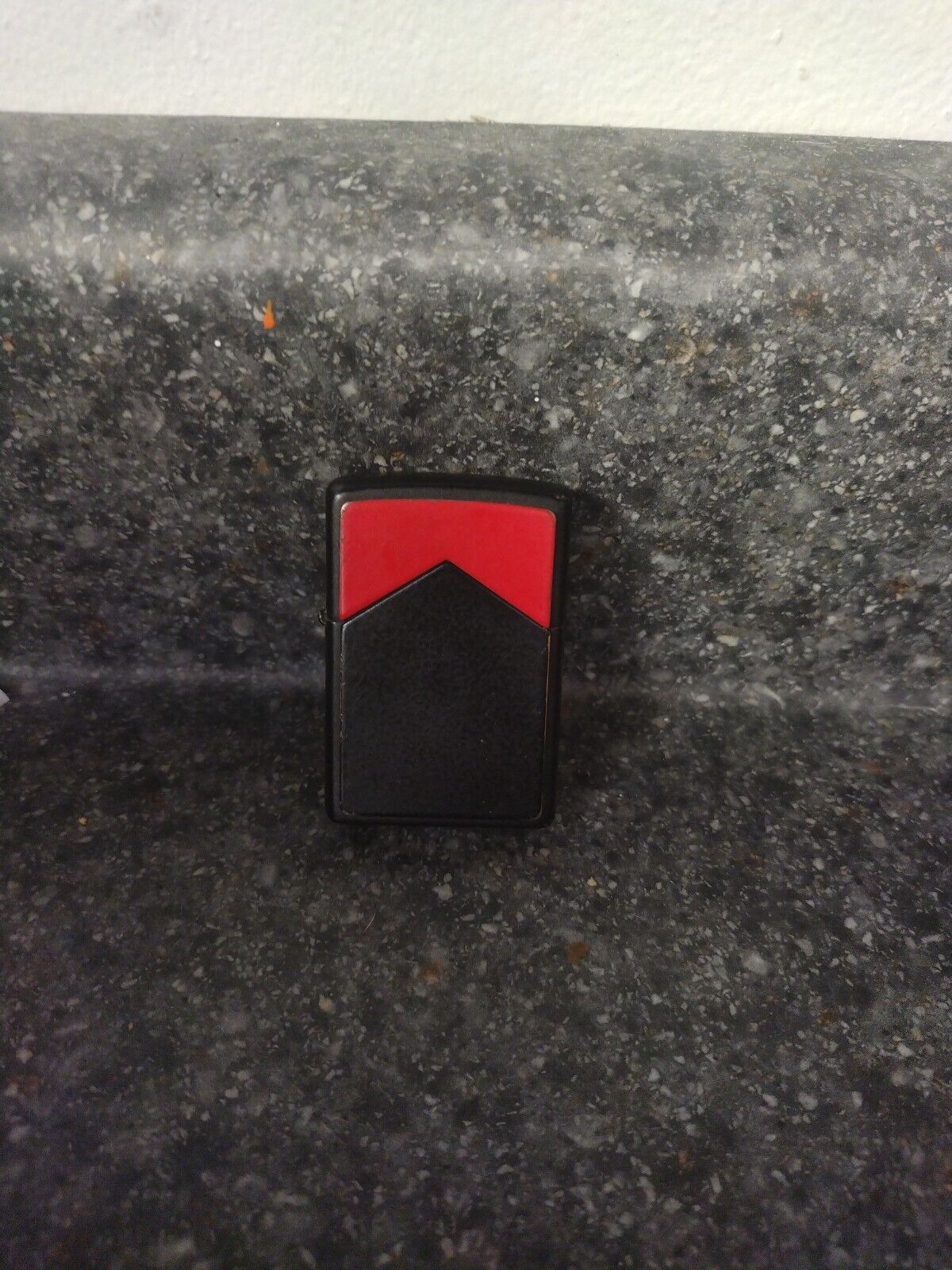 Marlboro Zippo Lighter (Red Roof) 1996)