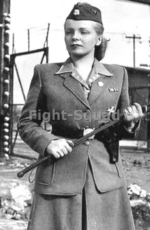 WW2 Picture Photo Irma Grese  guard of CC  3907