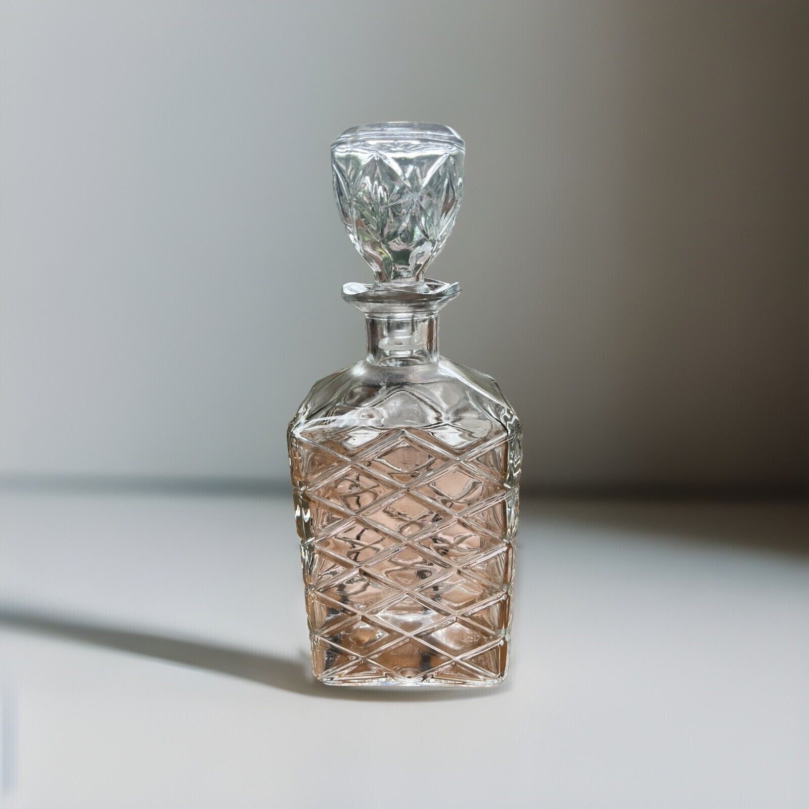 Vintage Glass Crystal Liquor Decanter Bottle with Stopper: Dimond-pattern