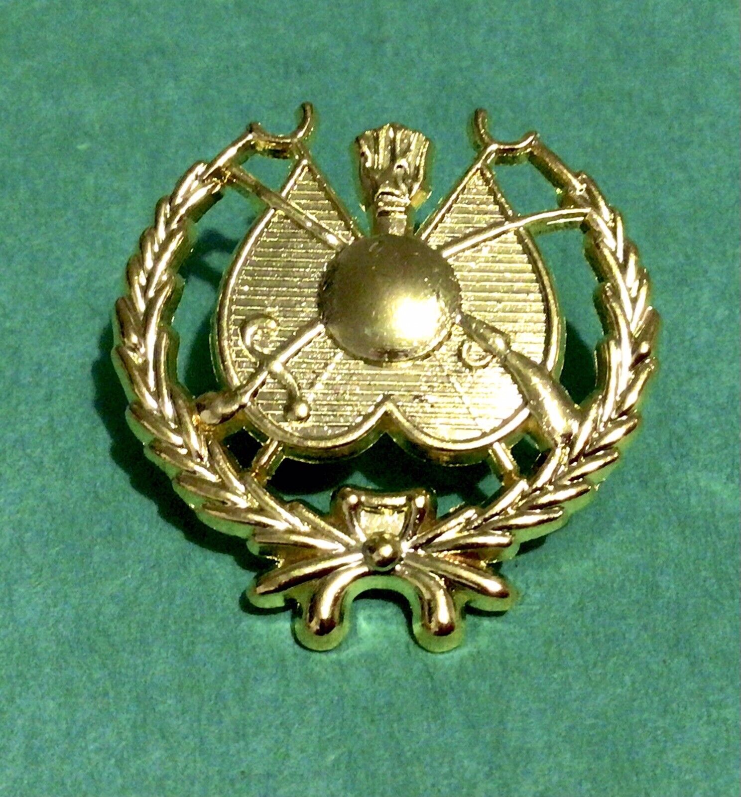 IRAQ/ Iraqi Armed Forces “Commanders” Beret Golden Pin Badge.