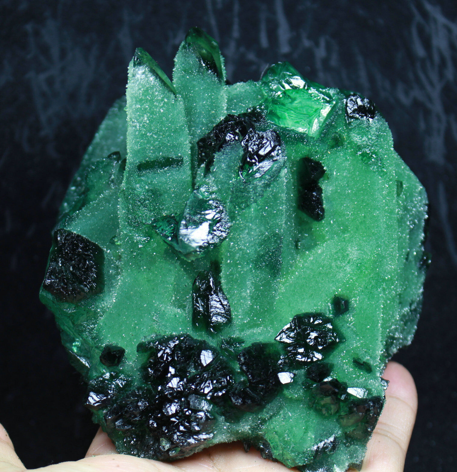 2.27lb RARE  New Find Natural Beatiful Green Quartz Crystal Cluster Specimen