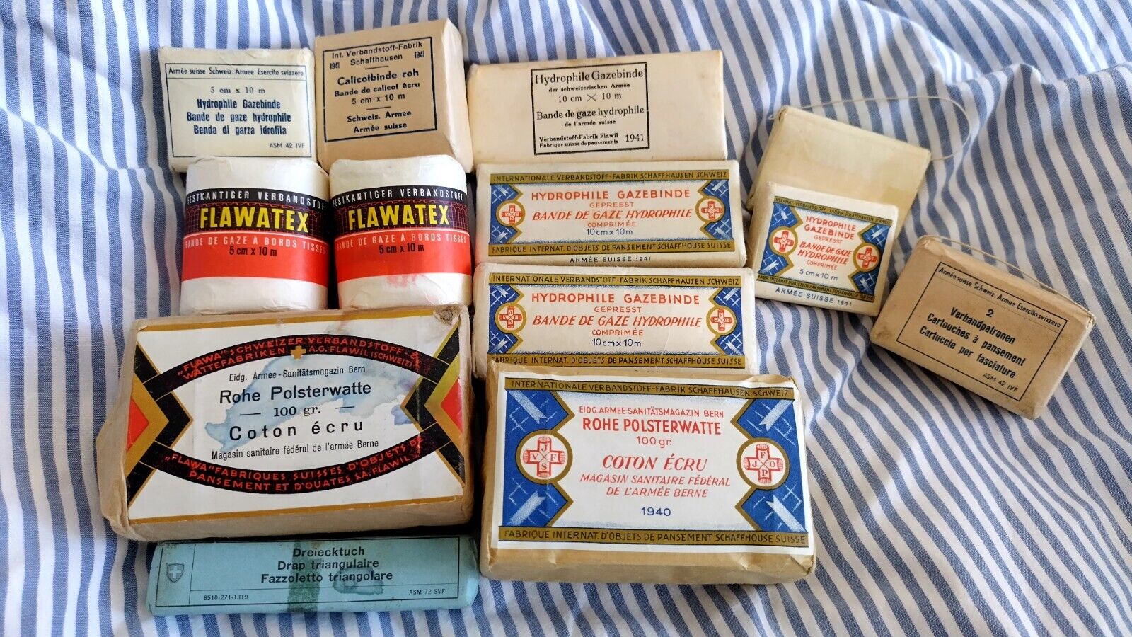 Lot of vintage Original WW2 1940/41 Swiss Army first aid bandage packs