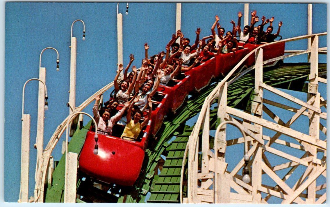 SANTA CRUZ BEACH, CA  Amusement Park  GIANT DIPPER ROLLER COASTER  Postcard