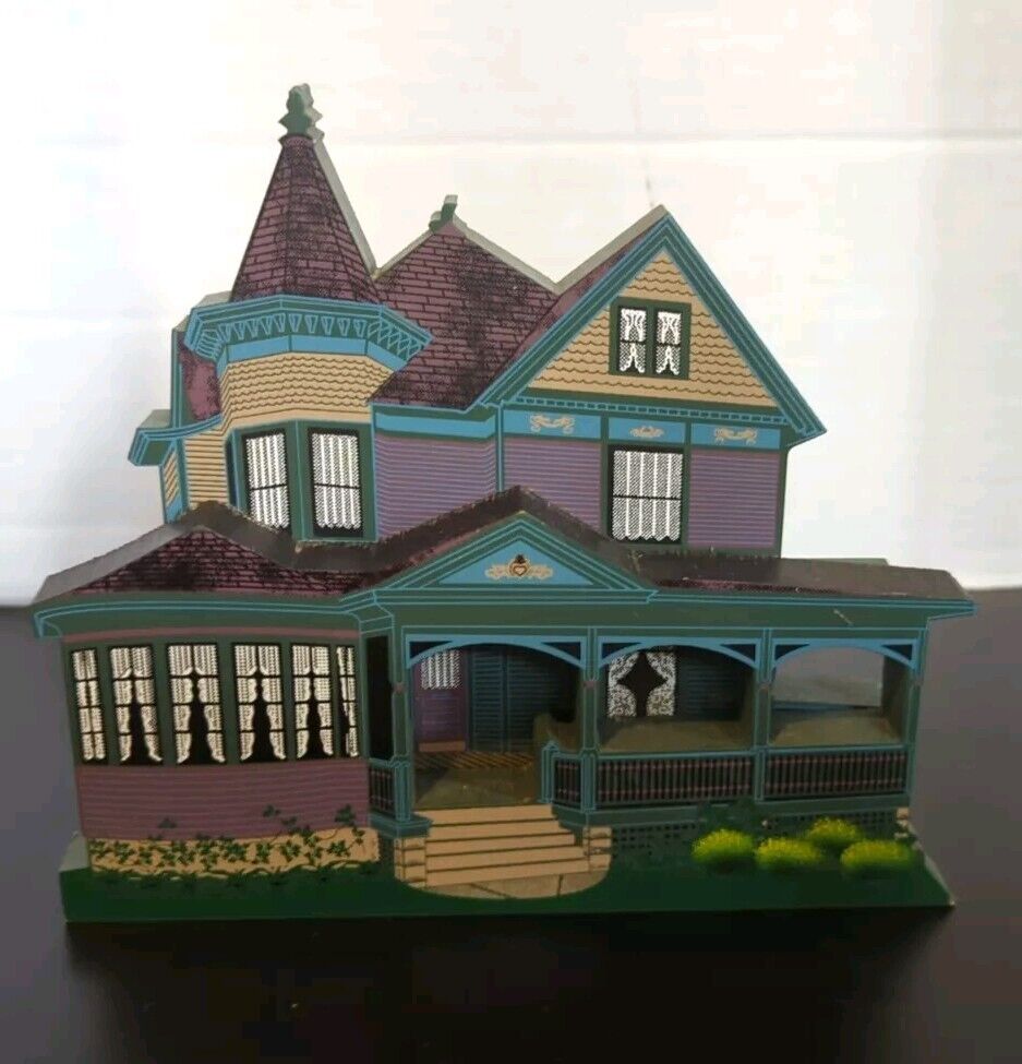 Sheila\'s Collectables Urfer House Ohio 1996 Shelf Sitter Victorian 