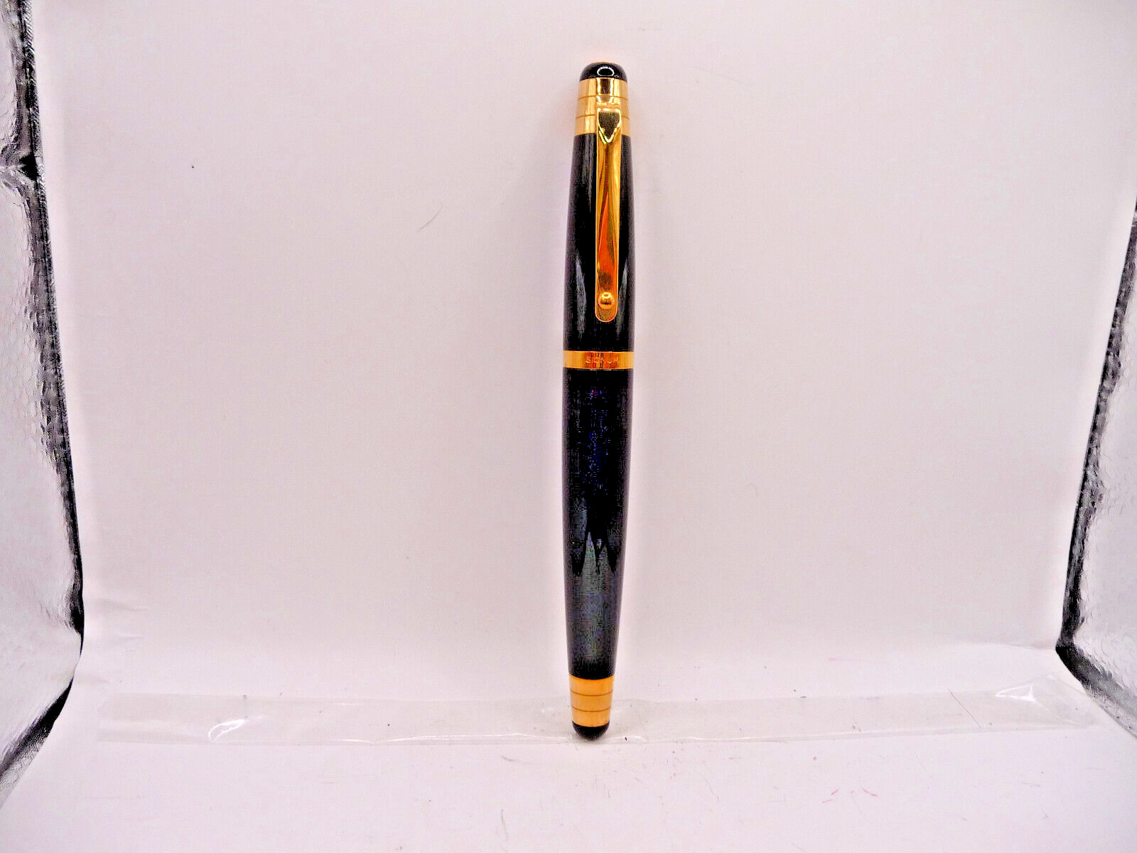 Signum Italian black and gold rollerball/ ball Pen--new old stock