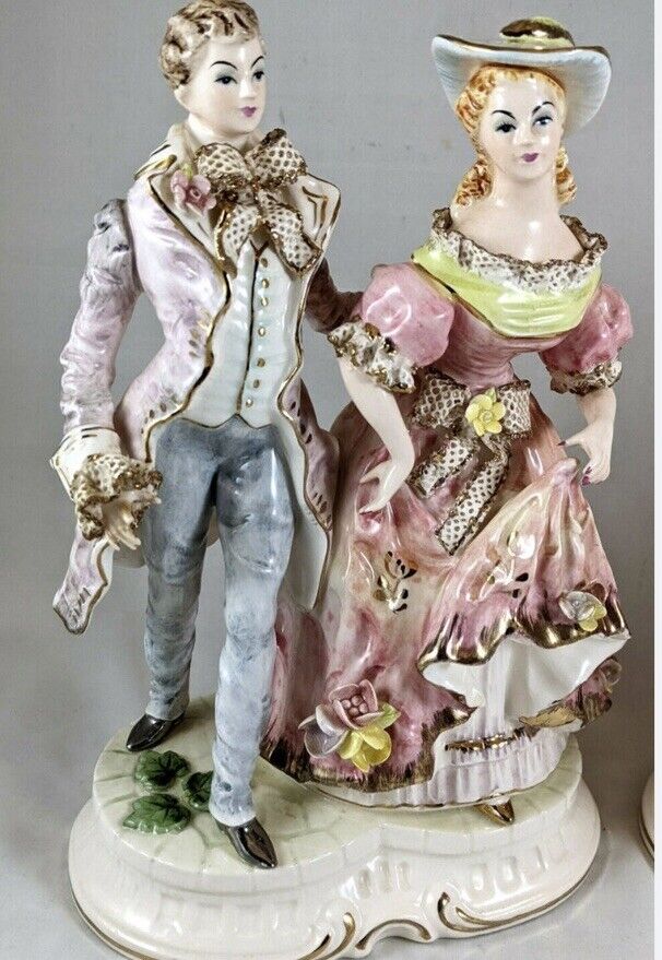 VINTAGE FAIRYLAND 2PC HAND PAINTED VICTORIAN F/M PORCELAIN FIGURINES FROM Japan