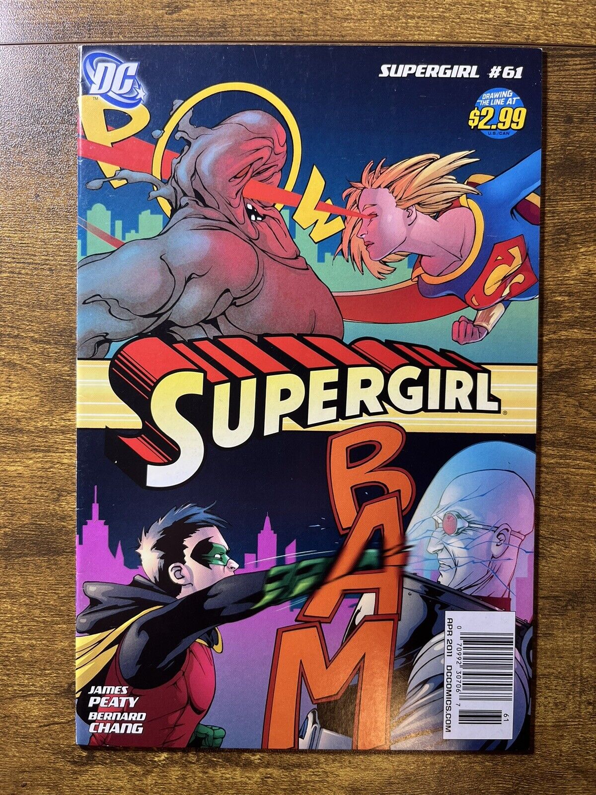 SUPERGIRL 61 EXTREMELY RARE NEWSSTAND VARIANT DC COMICS 2011