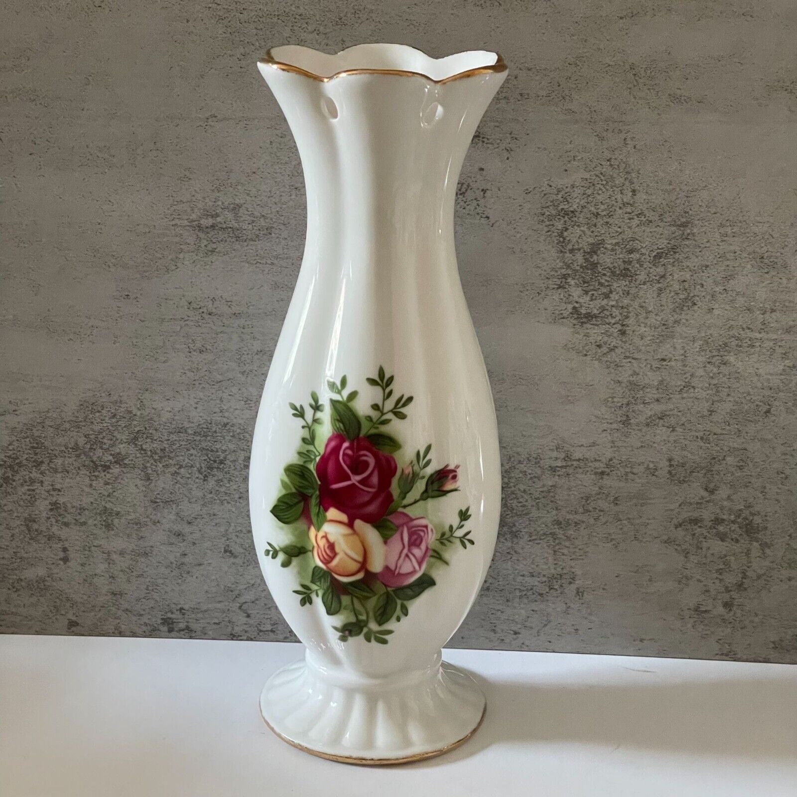 NWT Royal Albert Old Country Roses Pierced Floral Flower Porcelain Vase 10
