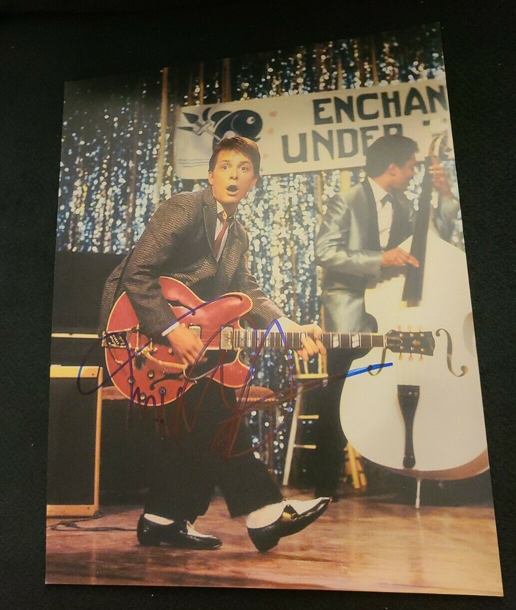 MICHAEL J FOX SIGNED 11X14 PHOTO BACK TO THE FUTURE RED GUITAR W/COA+PROOF WOW