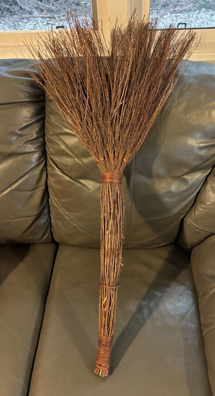 African Broom (Hearth?) from Swaziland  (?) Vintage 1980\'s - NICE
