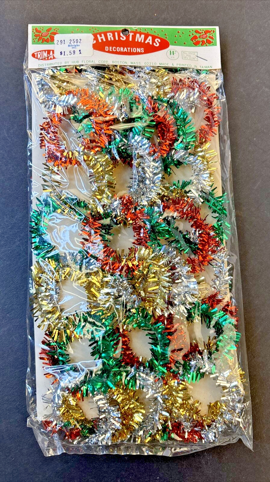 Vintage NOS Christmas Garland Ring Chain Link Multi Color Tinsel 9 Foot RARE