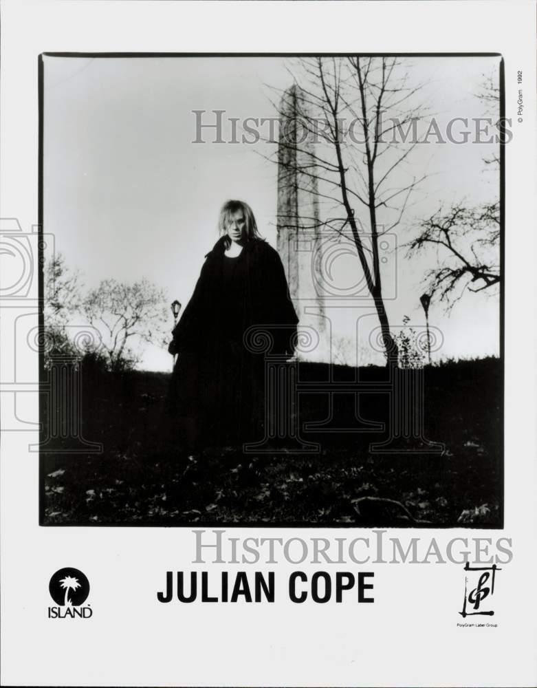 1992 Press Photo Singer Julian Cope - lrp88405