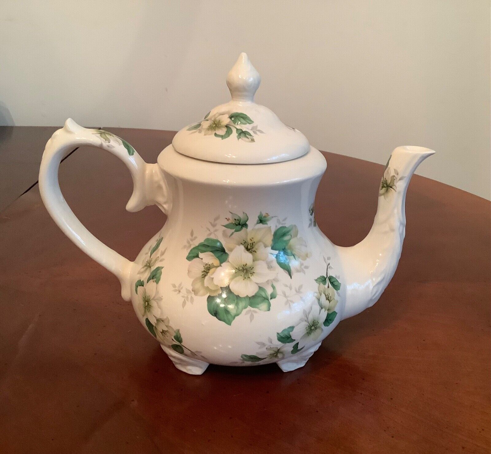 Vintage Arthur Wood England Bouquet Ceramic Teapot 4 Cups Green & White Floral