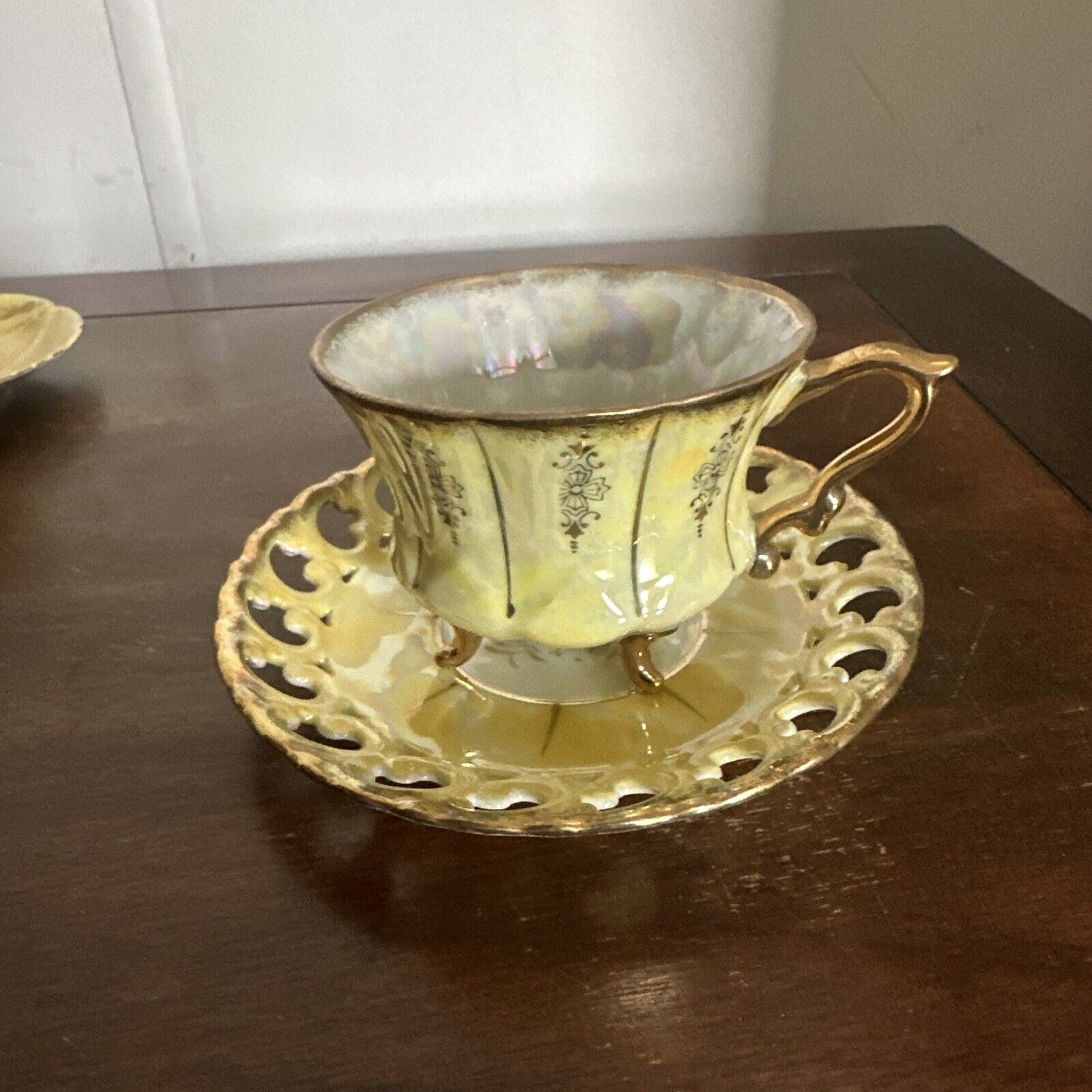Antique 1940’s—1950’s Beautiful China Tea Cup and Saucer Royal Sealy China