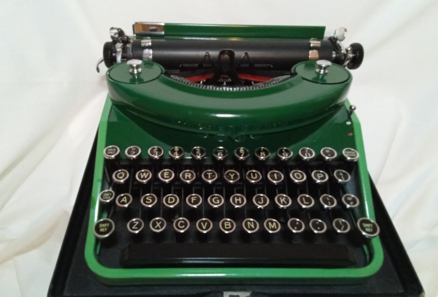 1933 Duotone Christmas Green Underwood Noiseless Portable Typewriter Functioning