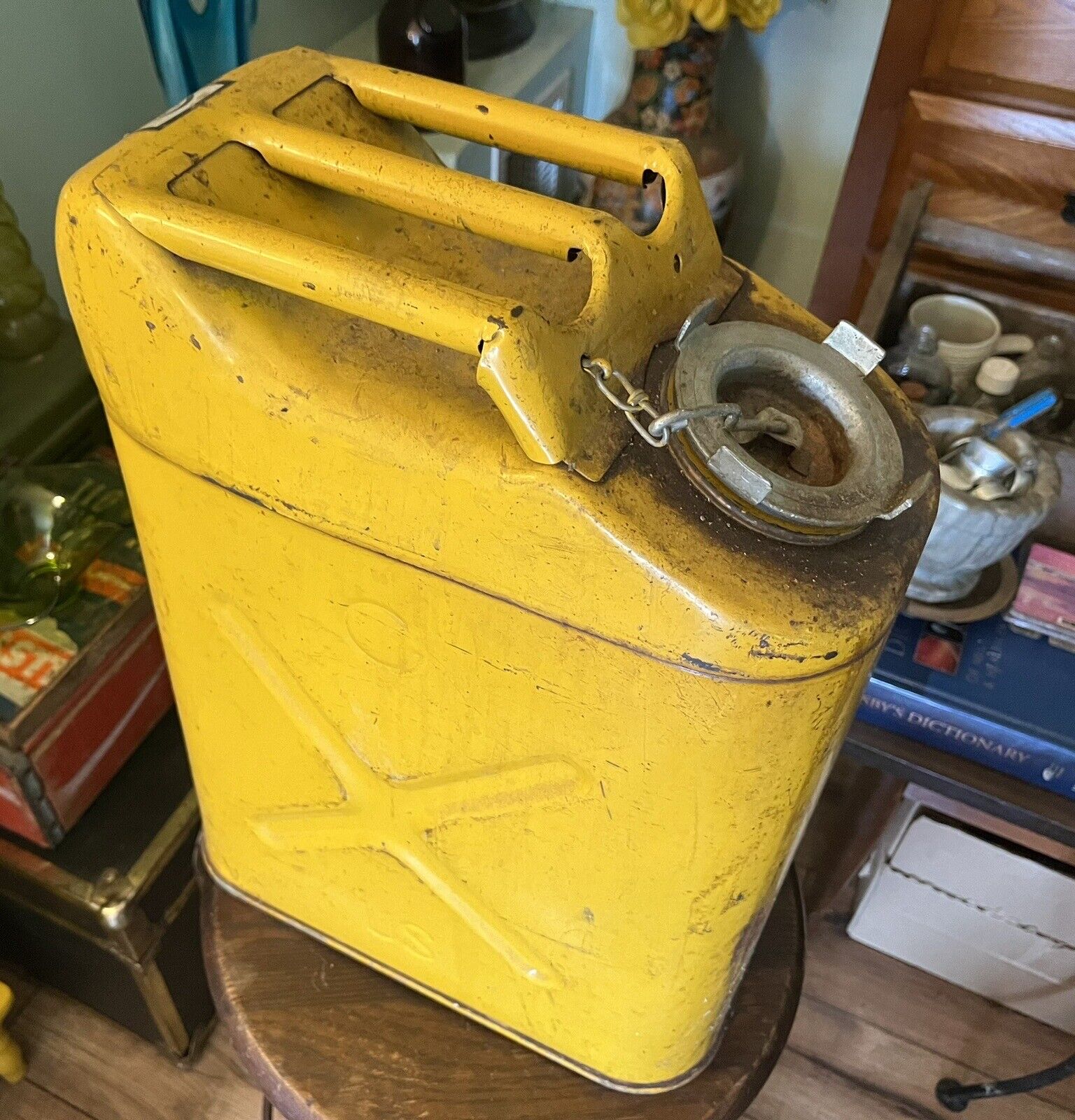 RARE YELLOW METAL 5 LITER MILITARY JERRY CAN 1978, Industrial Mancave Display