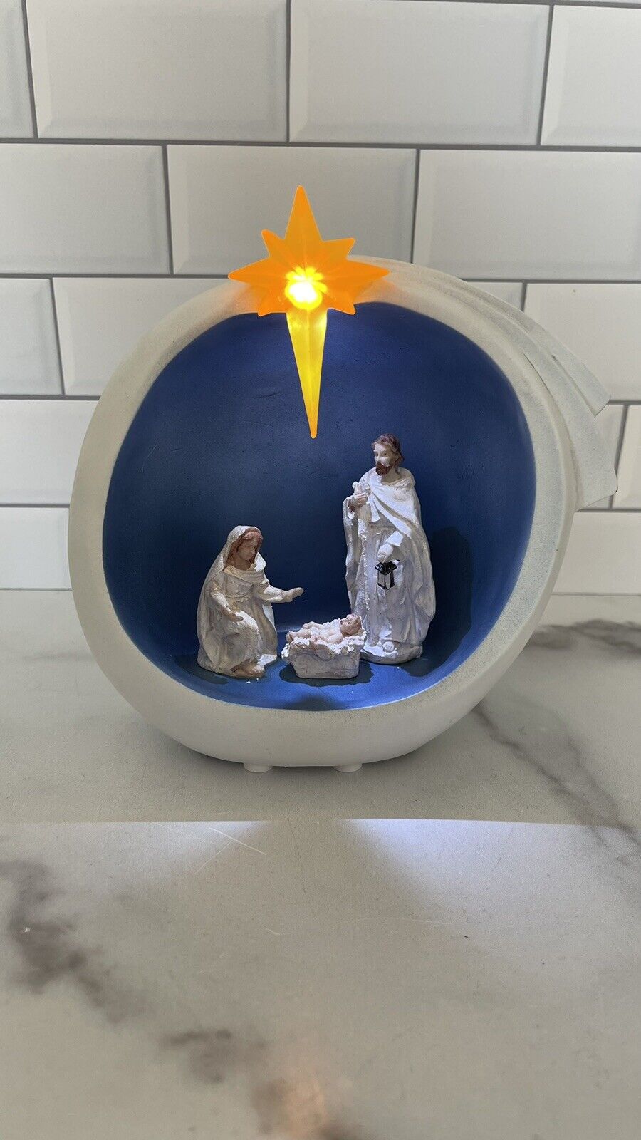 Avon Nativity Scene Light Up  Jesus Mary Joseph 2022 Batteries Included