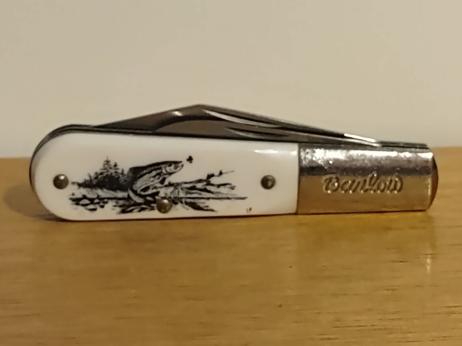 Colonial Prov R.I. BARLOW two blade Pocket Knife, Bass Fish Design & Advertising