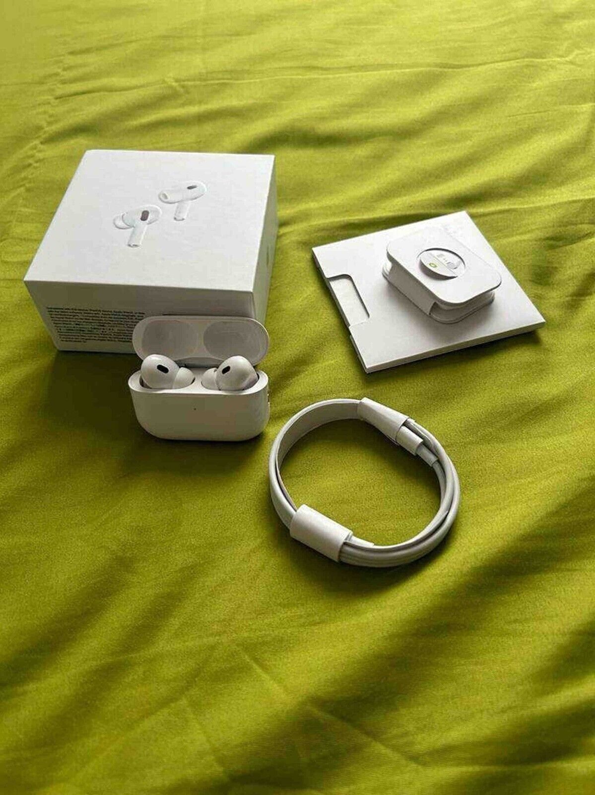 Apple AirPods Pro 2nd Generation with MagSafe Wireless Charging Case (USB‑C)💞