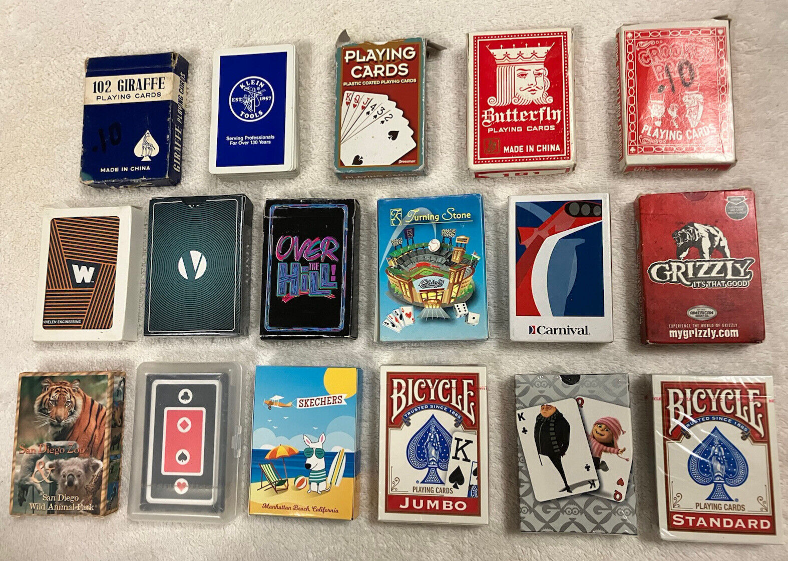 17 Decks of Playing Cards Lot -Poker Blackjack Butterfly Giraffe Minions Grizzly
