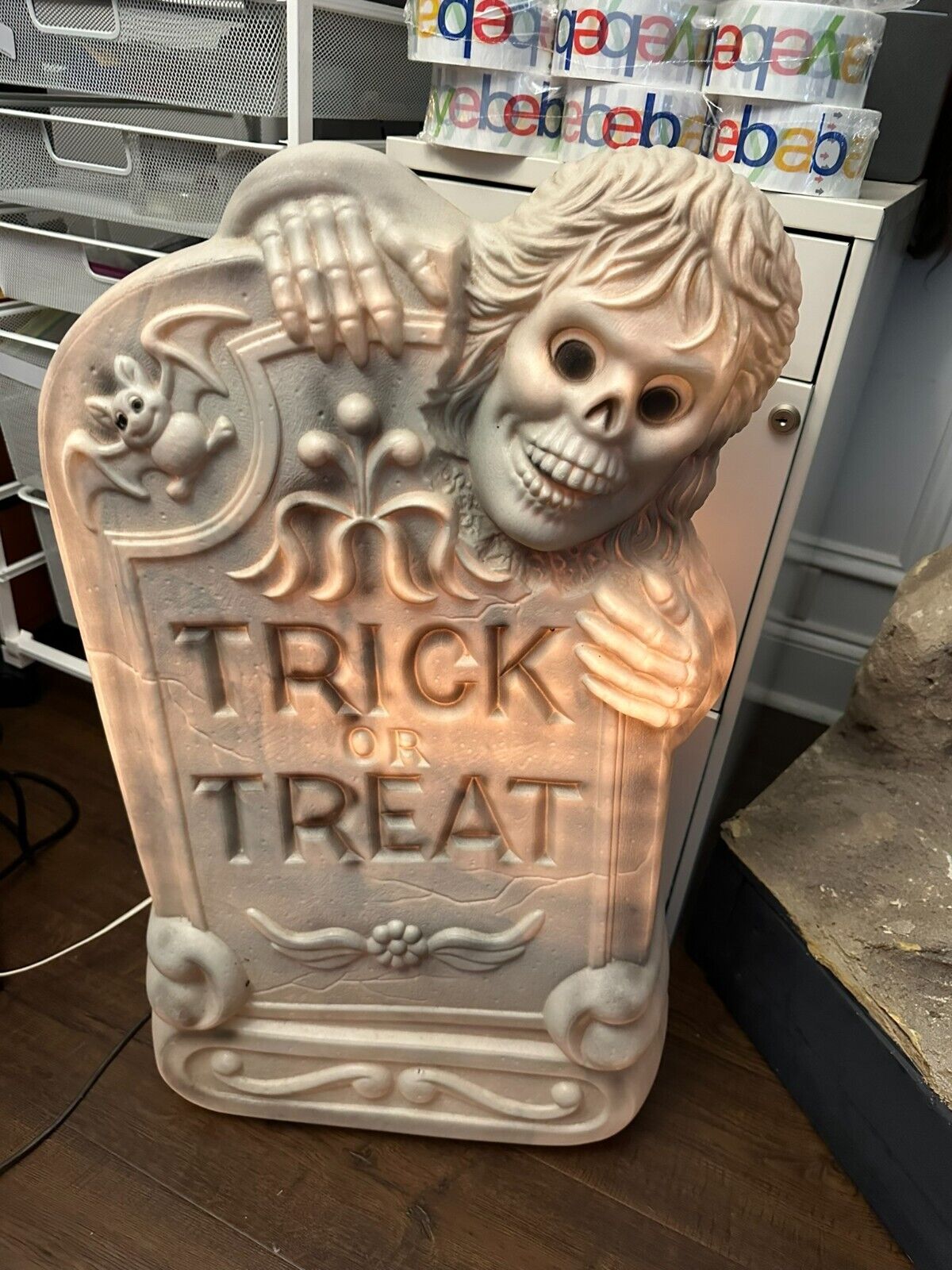 VINTAGE SKELETON ON TOMBSTONE TRICK OR TREAT HALLOWEEN LIGHTED BLOW MOLD 30'