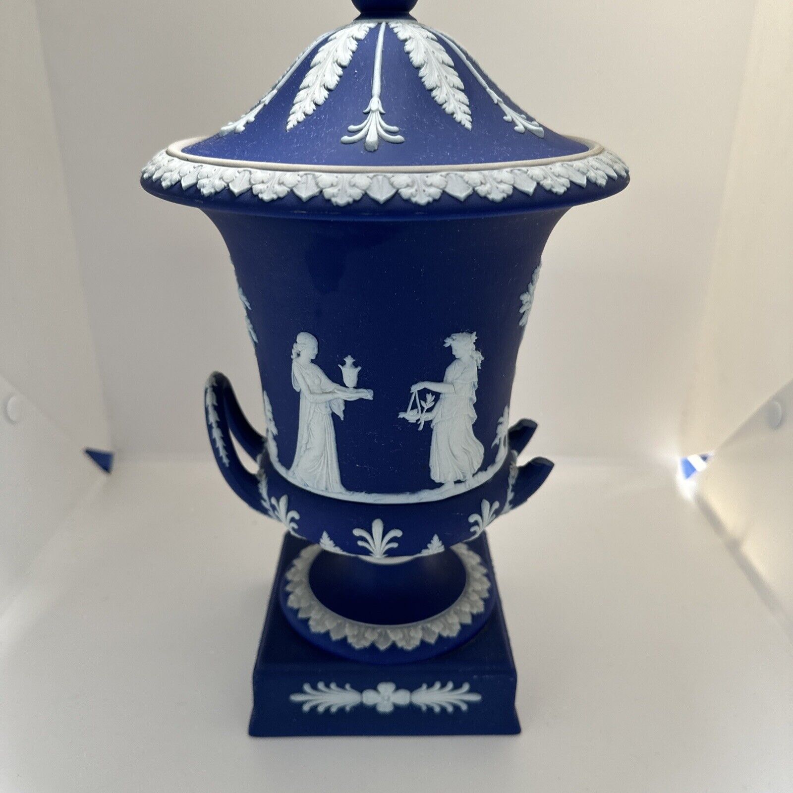 Antique Wedgwood Blue & White Vase Jasperware  Pedestal Urn of A Sacrifice