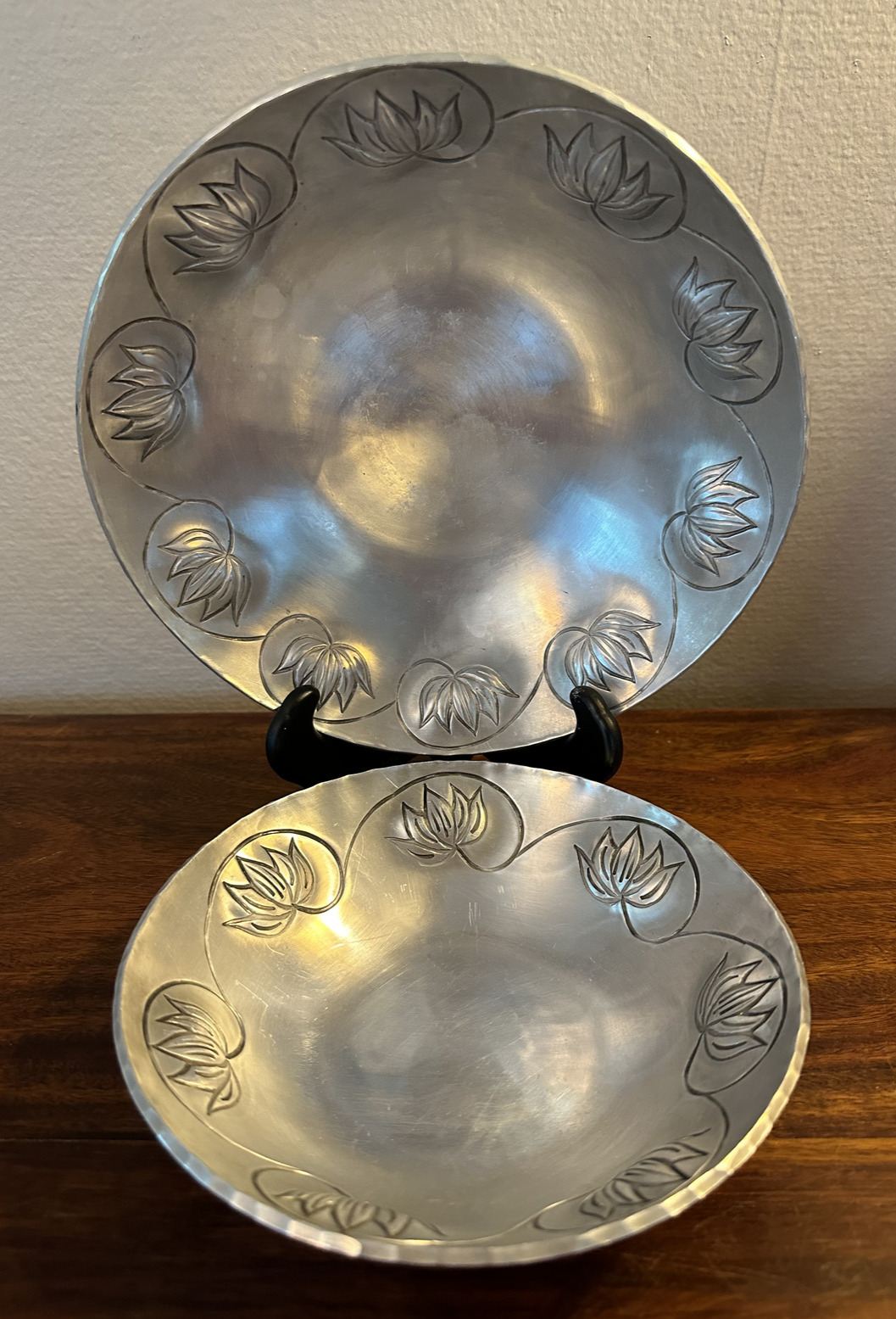 1930s ART DECO Palmer-Smith Hammered Aluminum Bowls LOTUS Motif x 2 LG 8\