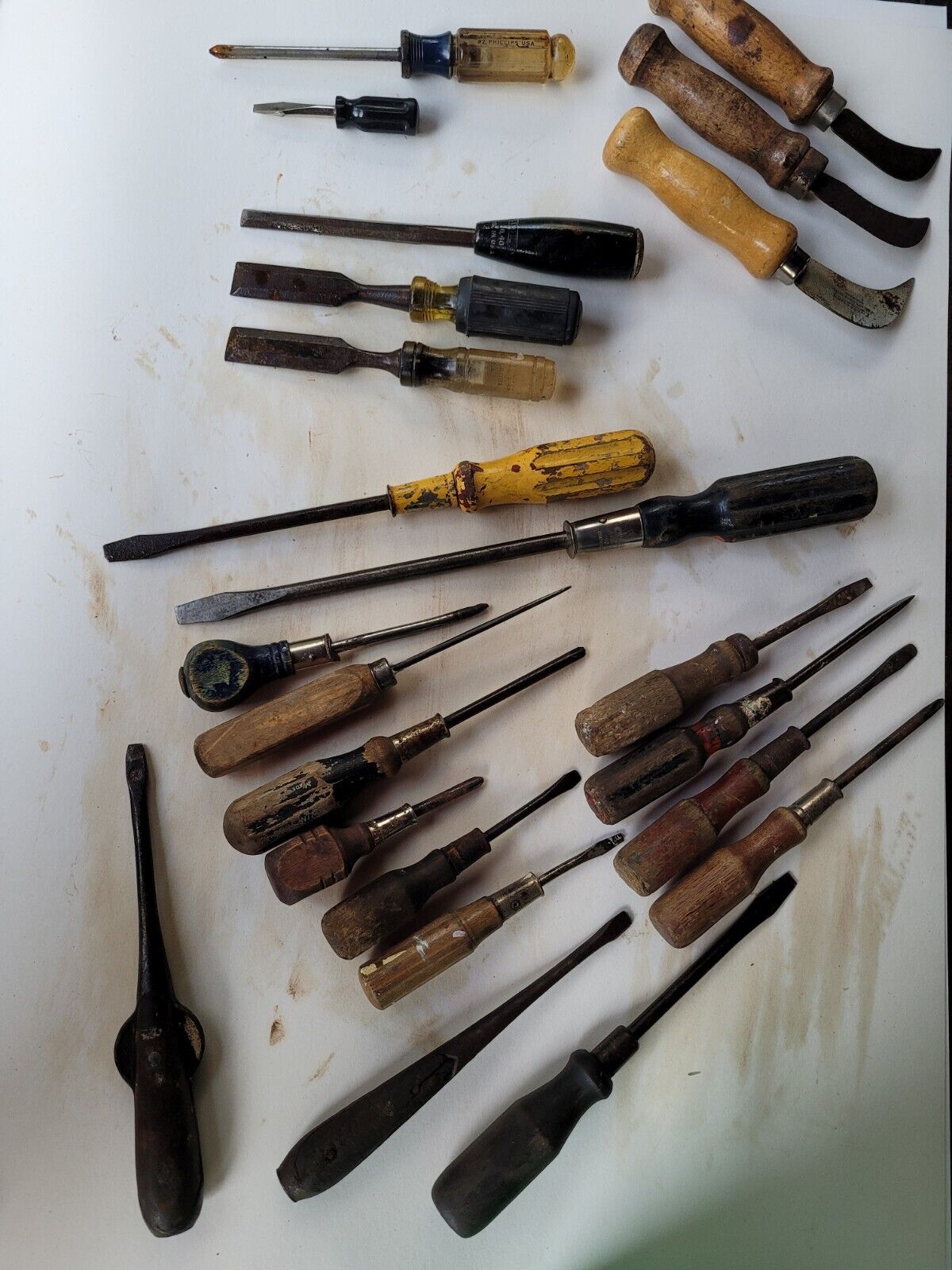 Lot Of 23 Antique Wood Handle And 1 Wing Screwdriver(s), Carpet Knifes, Chisels 