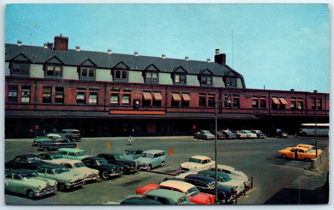 Postcard - Pennsylvania Railroad Station, Harrisburg, Pennsylvania