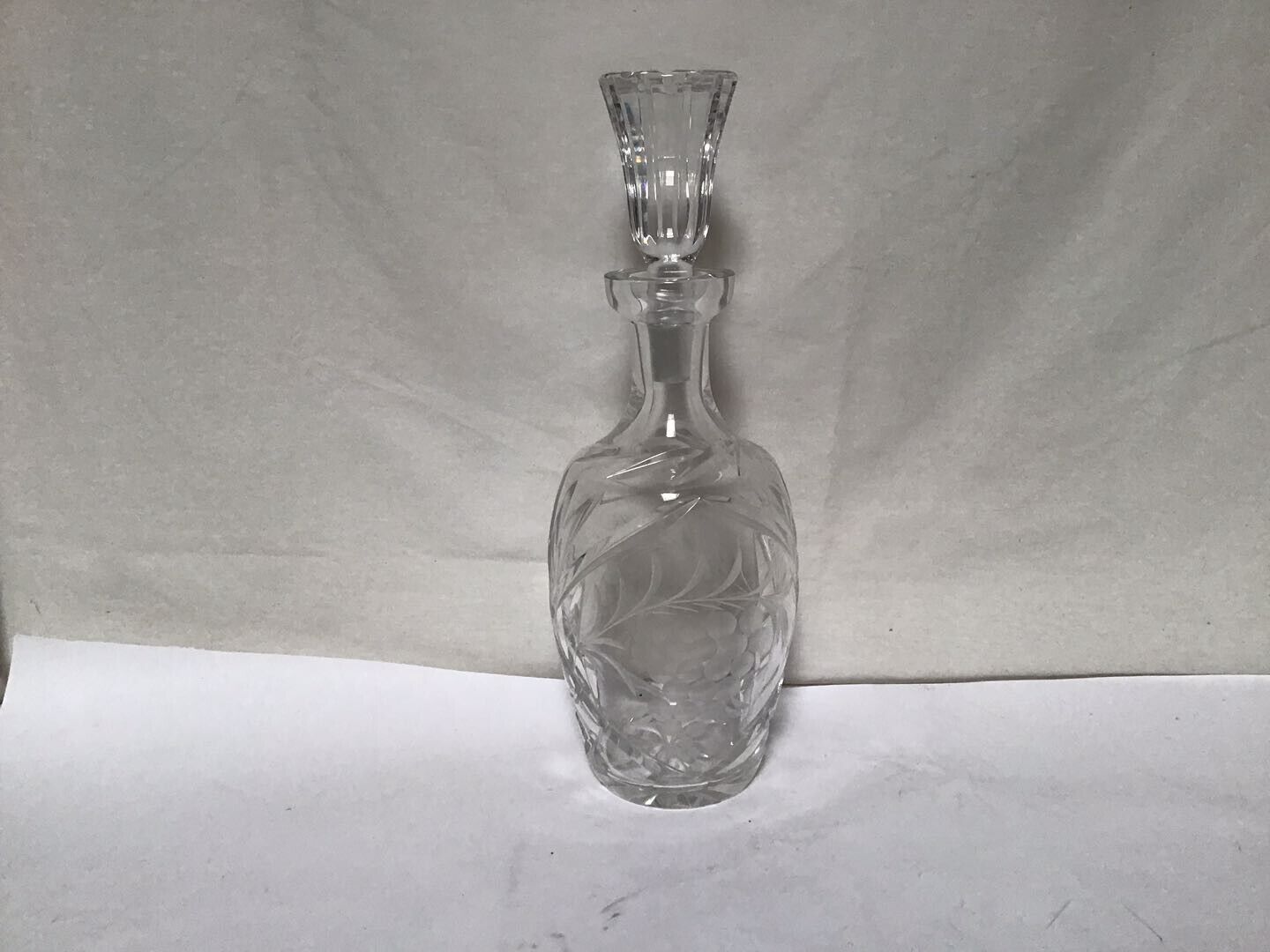 SS97 Vintage Clear Hand Cut Crystal Wine Decanter With Stopper For Adults
