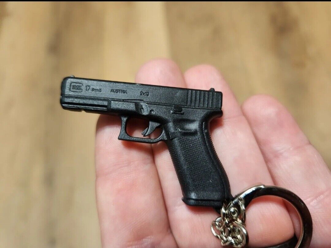 GLOCK 17 Gen5 9MM Black Mini Handgun Pistol Stainless Keychain