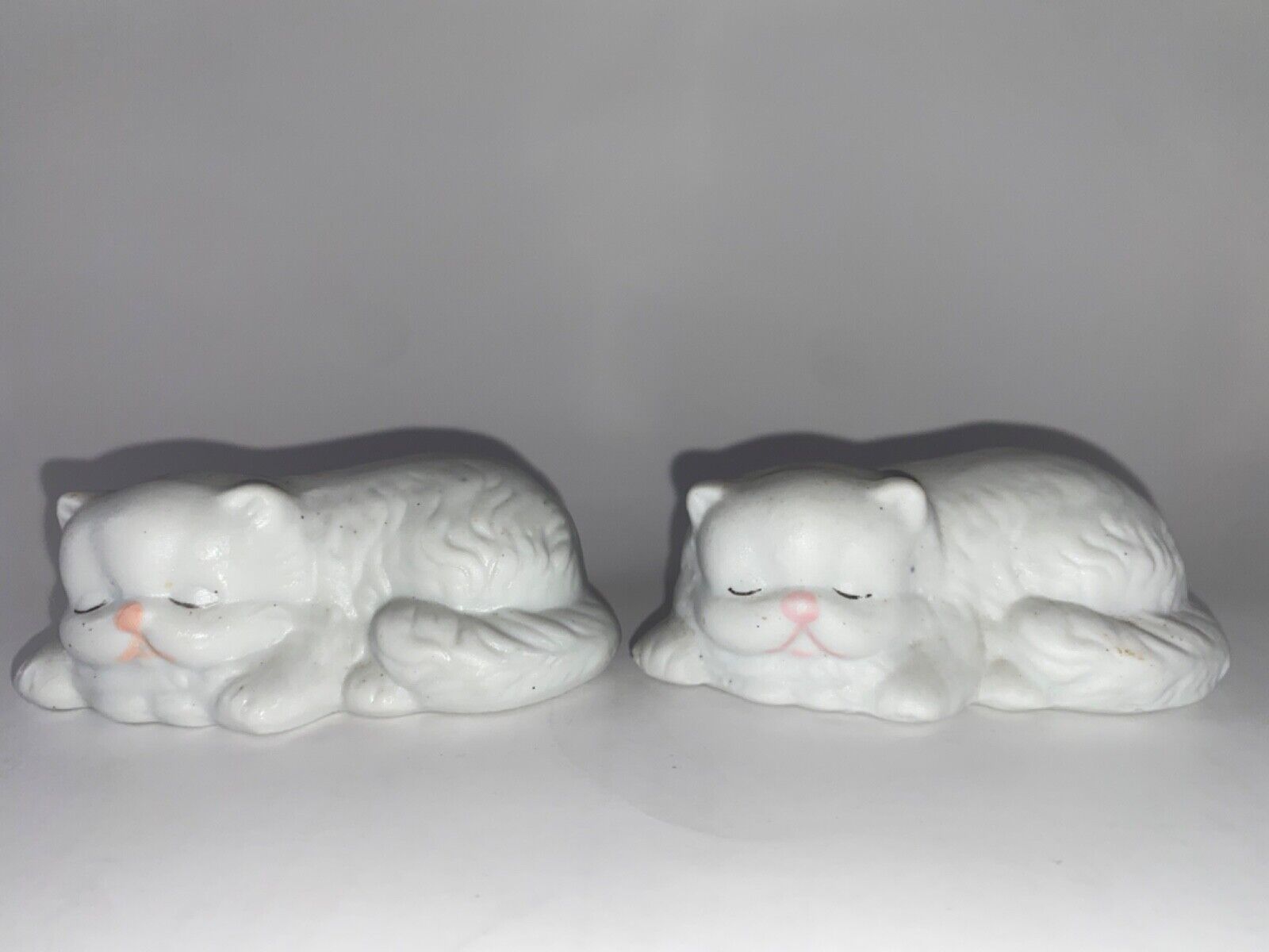 Two Sleeping Cat Kitten Vintage White Porcelain Unmarked Adorable 3” Figurine