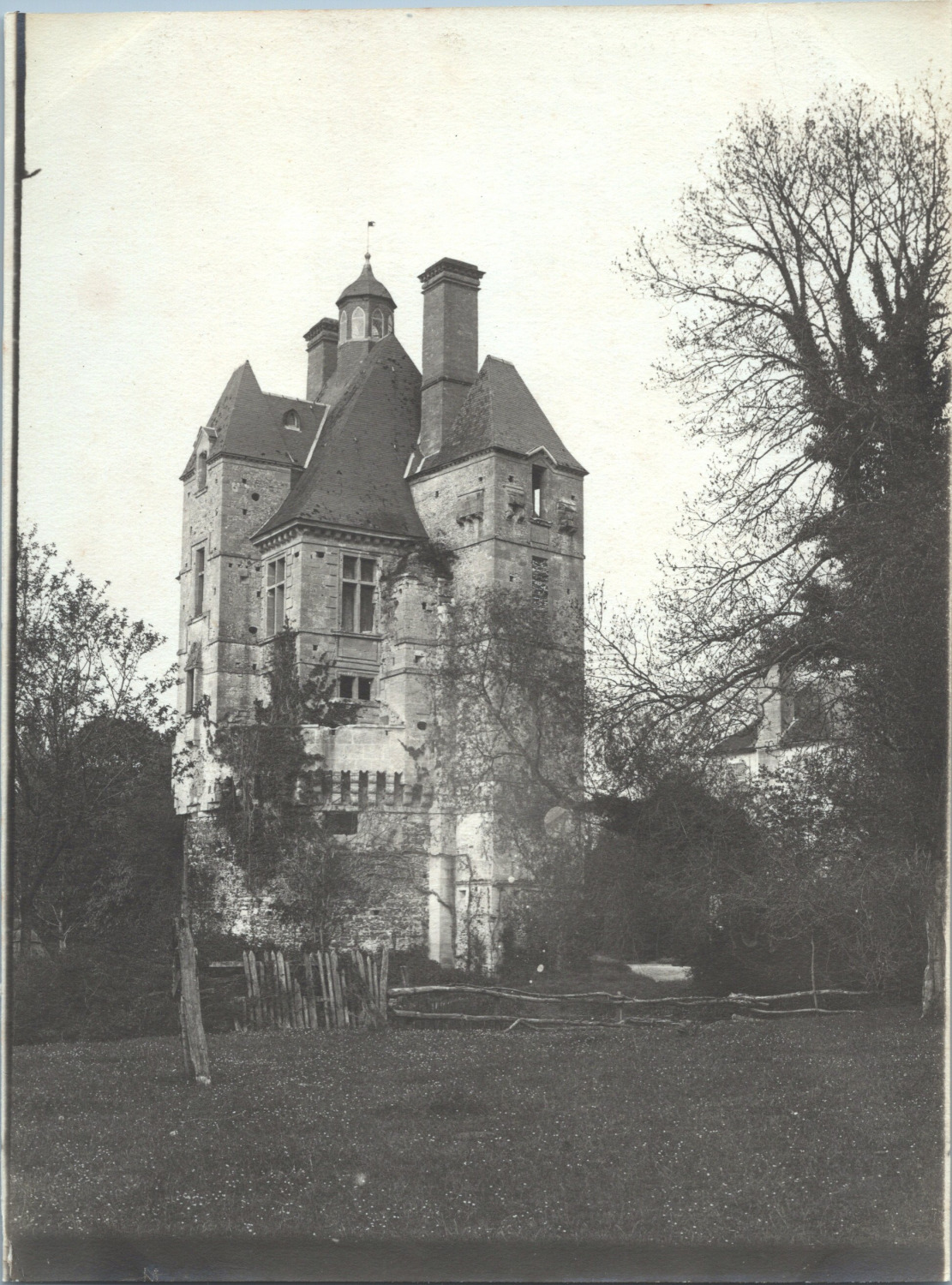 France, Château d'Aubry-en-Exmes, vintage print, ca.1900 vintage print print