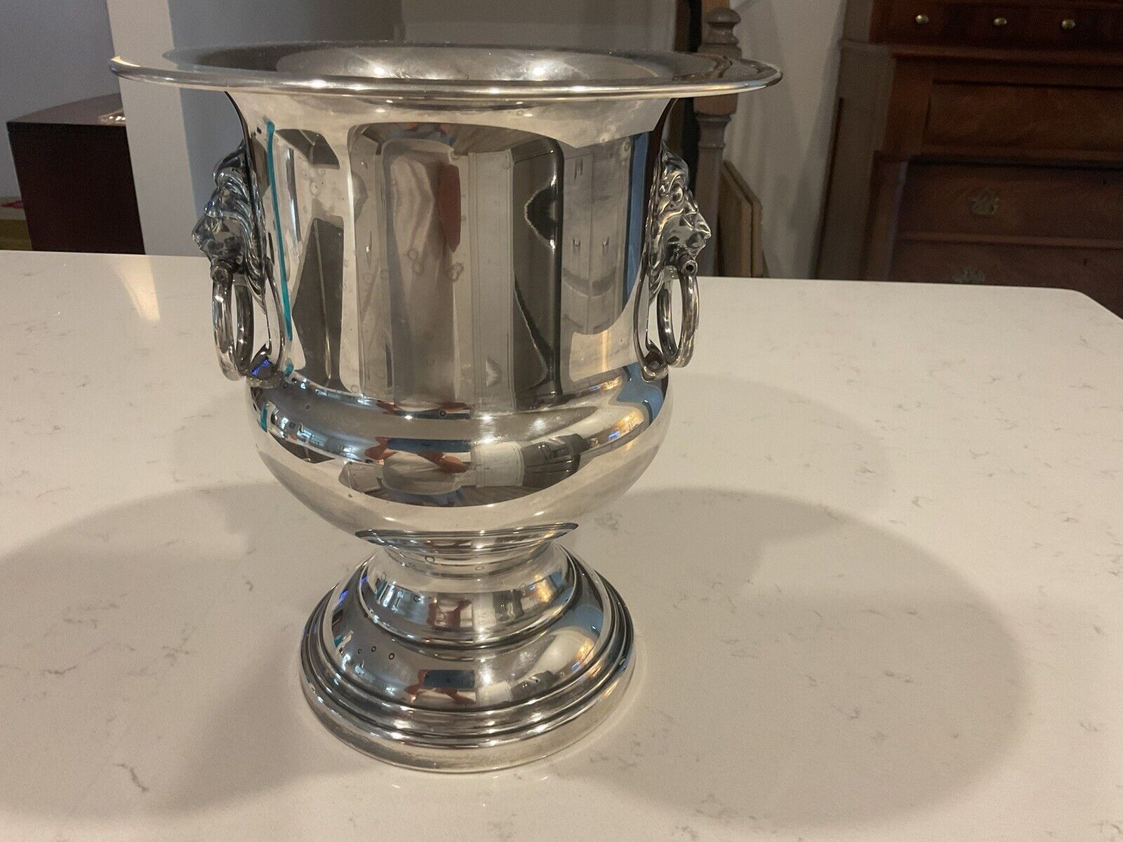 Vintage Wallace silver Plate Champagne Ice Bucket Lionshead With Rings 10 Inches