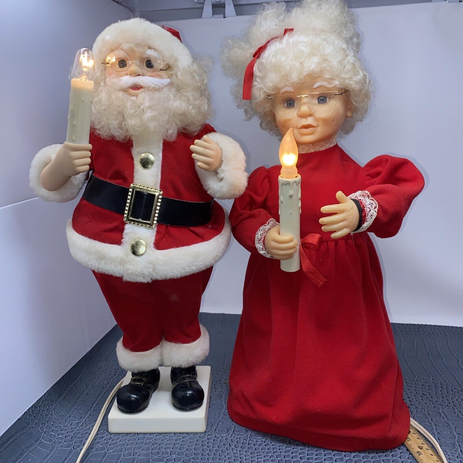 20” Santa\'s Best Mrs Santa Claus & Santa Christmas Animated Lighted Figures