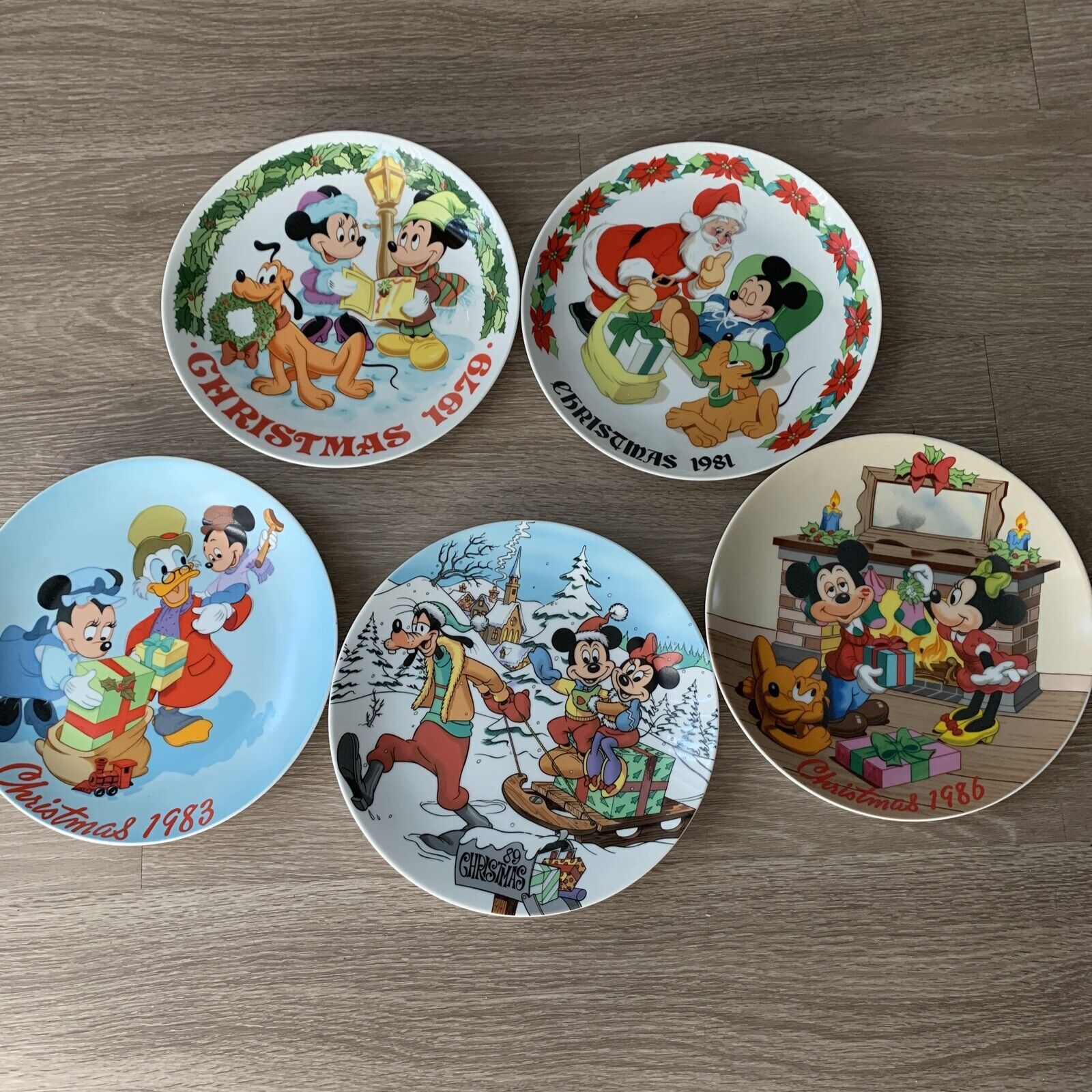 5 Vintage Disney Christmas Plates-1979 - 1981-1983- 1986-1989 -8 1/2 inches-