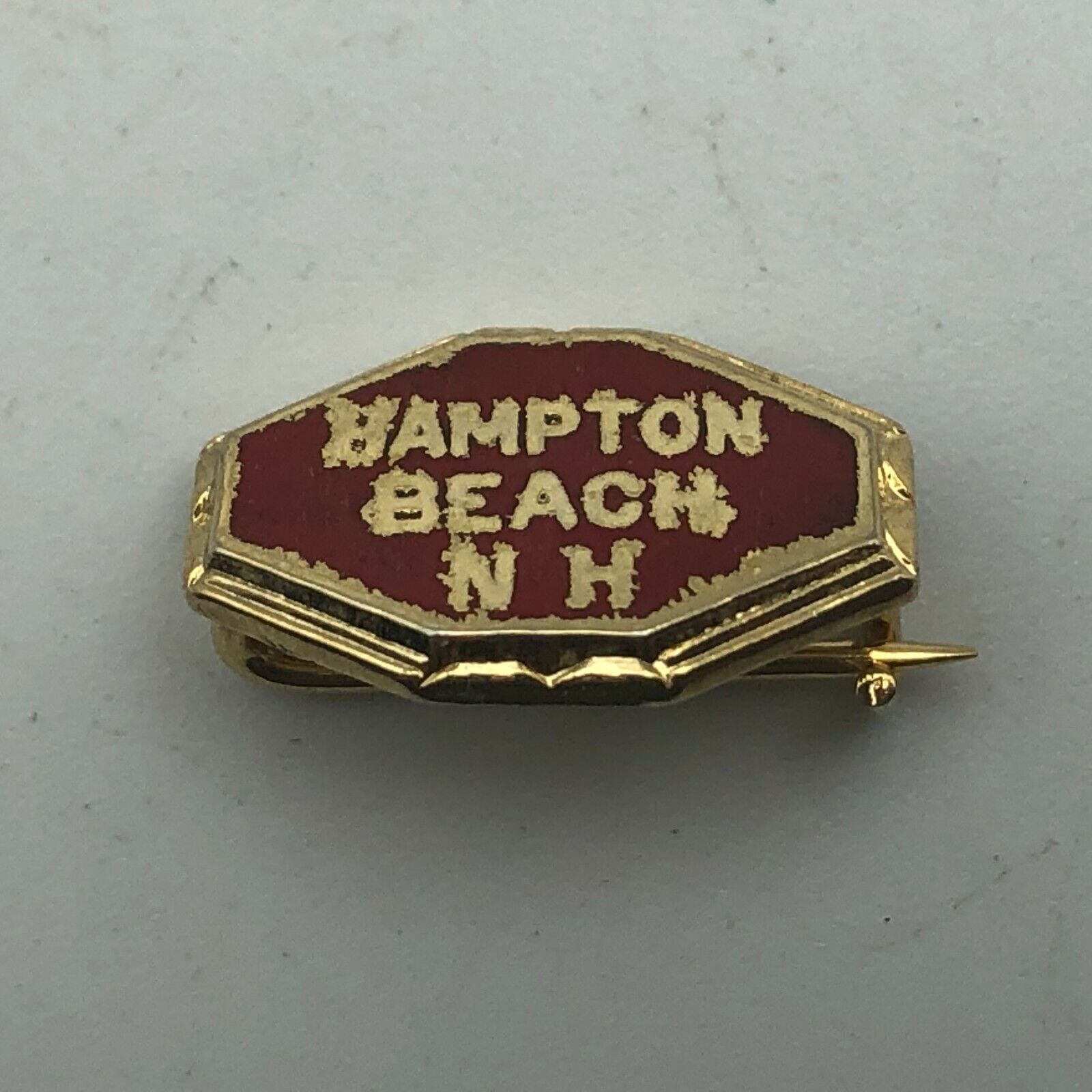 Hampton Beach NH Lapel Pin Brass Tone Red Enamel Vintage Small Travel Souvenir