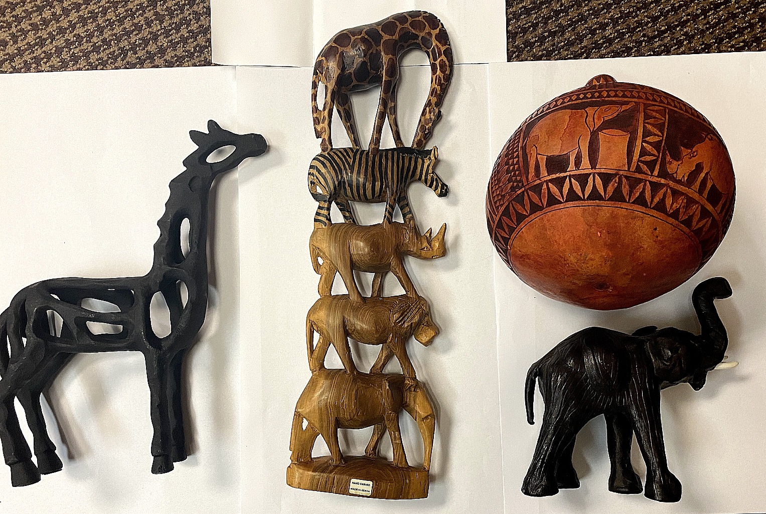 Lot of 4 African Animal Art Vintage to Modern Elephant Giraffe Lion Zebra Rhino