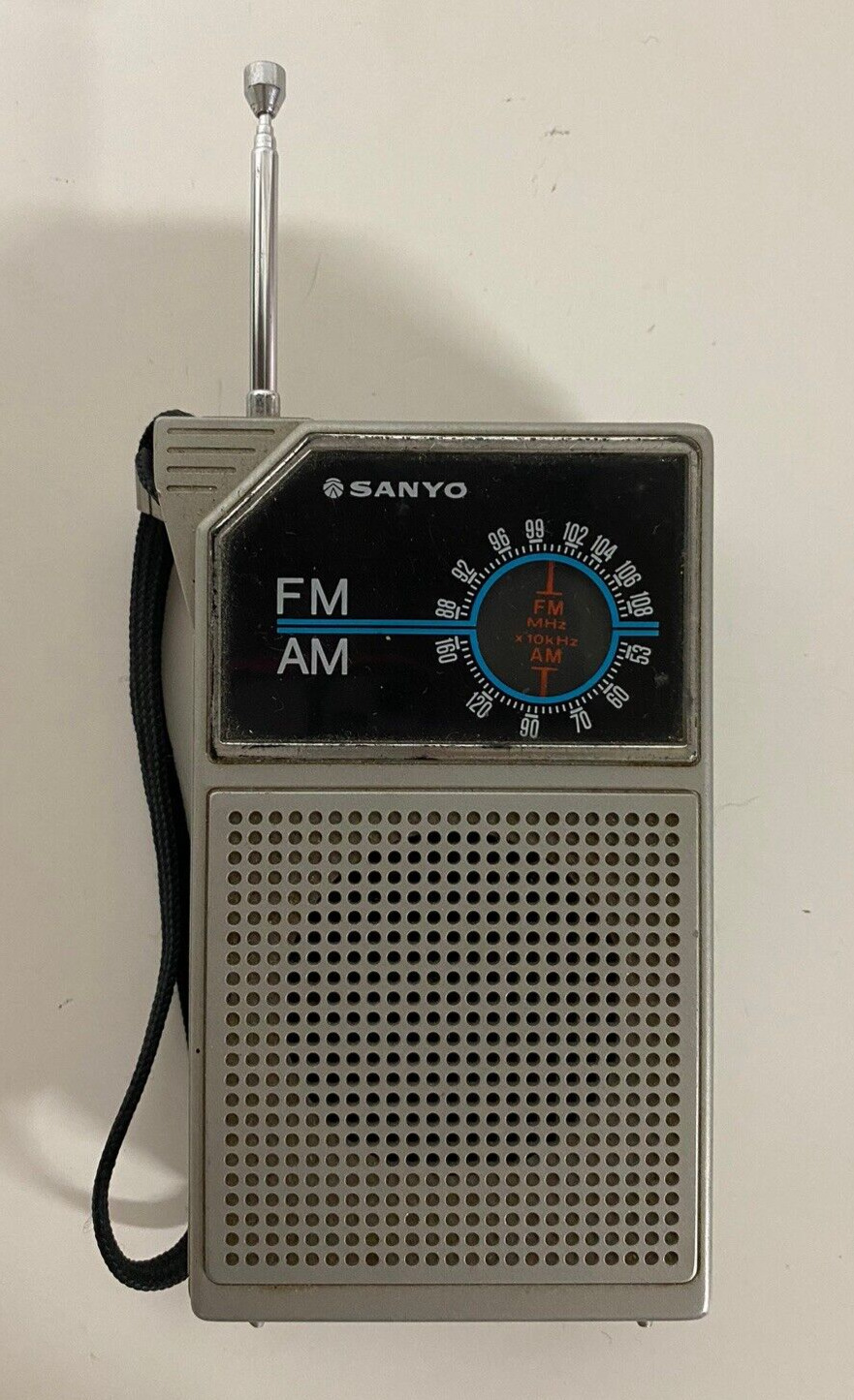 Vintage Sanyo Model AFA9DQ AM FM Transistor Portable Radio Handheld Tested Works