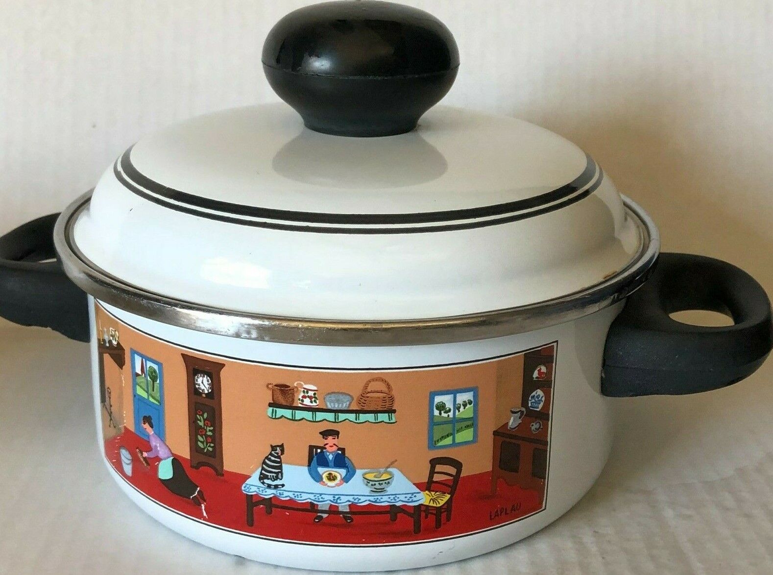 PRE-OWNED VILLEROY AND BOCH ENAMEL COOKWARE WITH LID MADE IN GERMANY