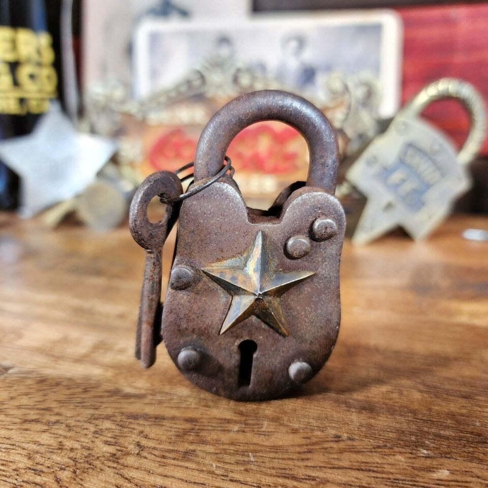 Lone Star Texas Gate Lock With Working Keys & Antique Finish (2.5