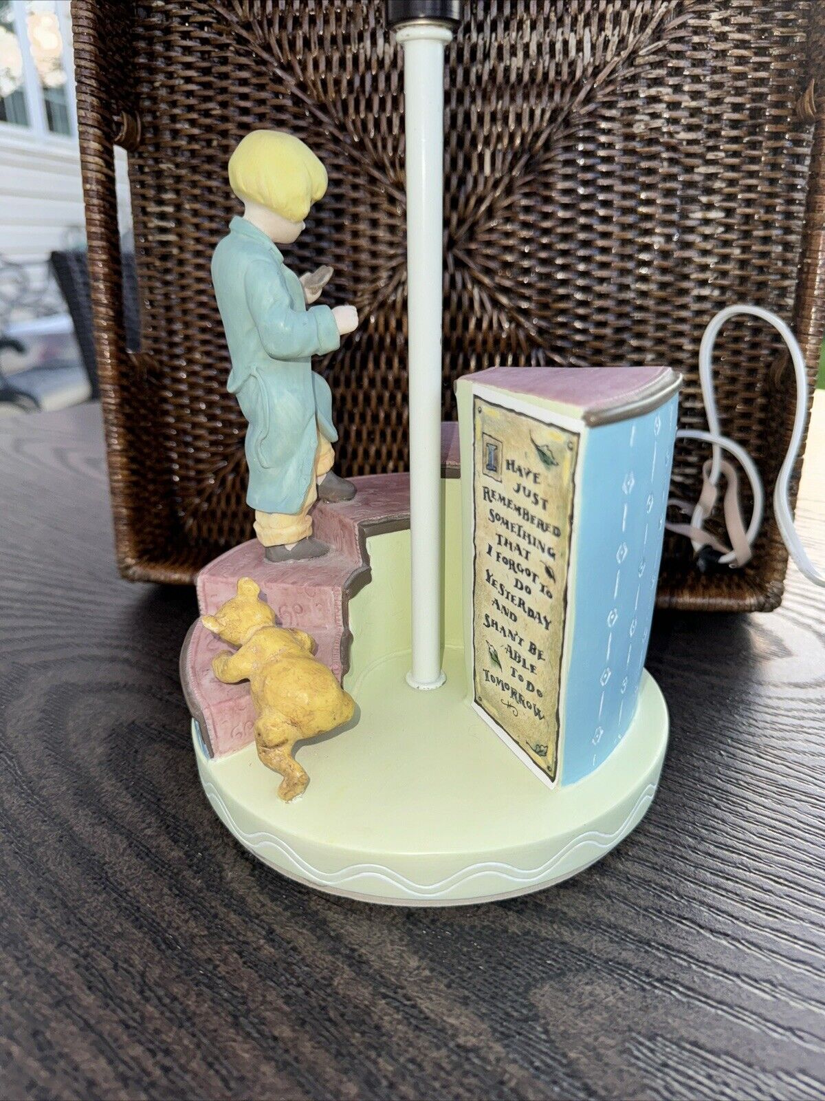 Vintage CLASSIC Winnie the Pooh Christopher Robin Climbing Stairs Lamp Charpente