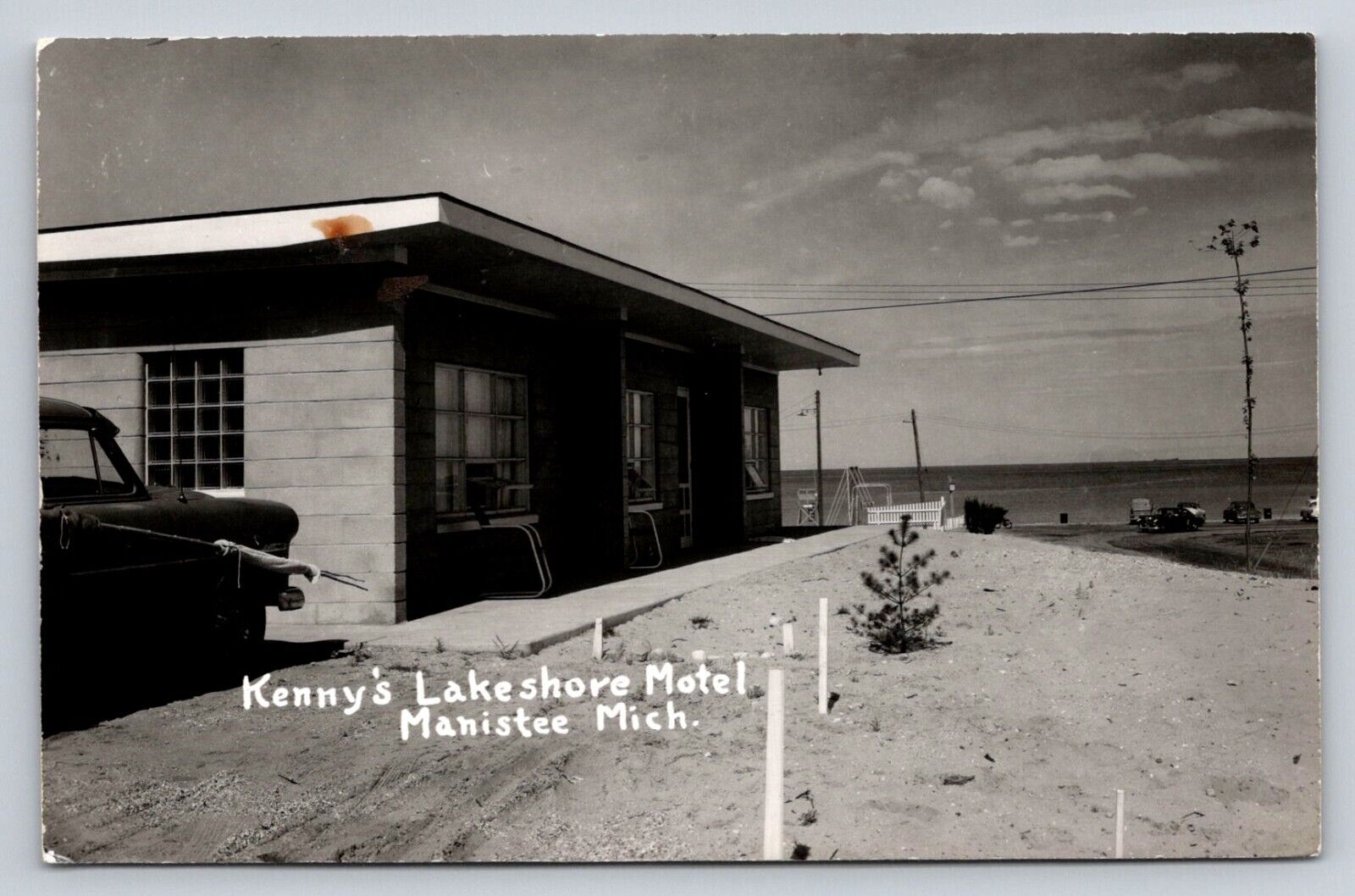 RPPC  Kennys Lakeshore Motel Manistee Michigan Real Photo P715