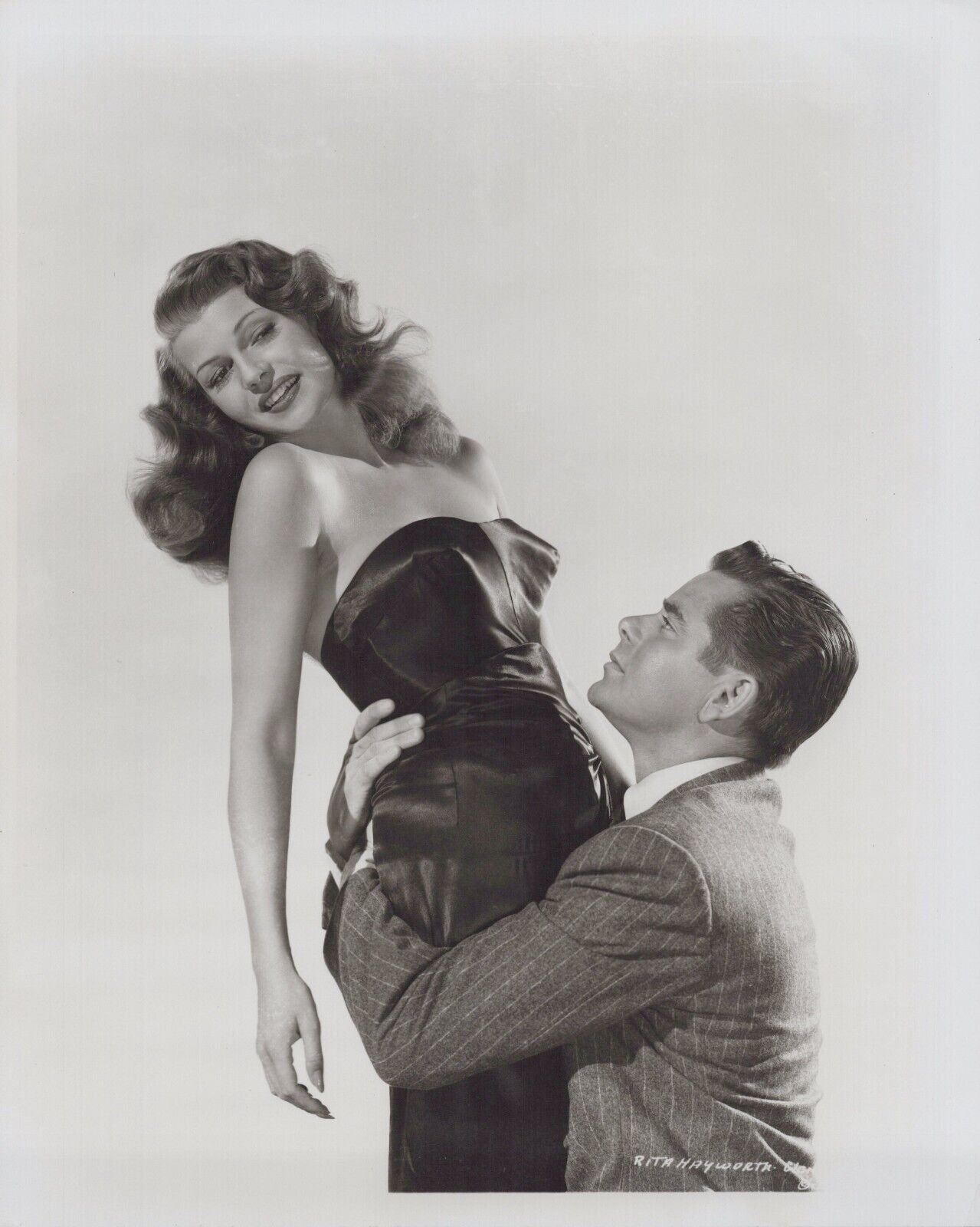 Rita Hayworth + Glenn Ford in Gilda (1950s) ❤ Hollywood Movie Scene Photo K 396